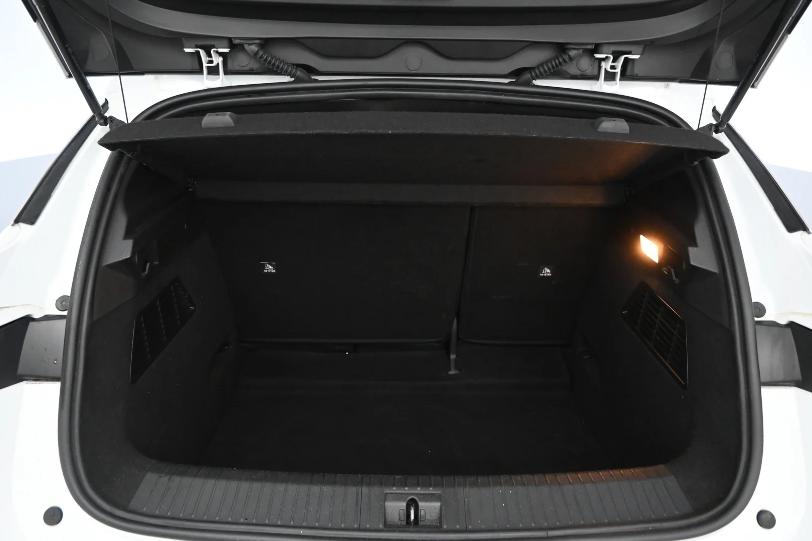 Car Image - 1HHie3htPTBFBfEC4s4IZc