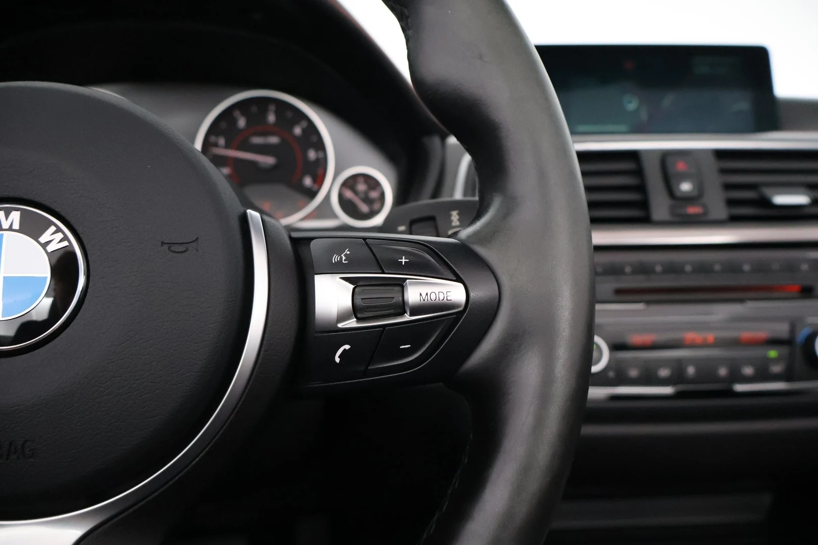 Car Image - 5iIZqgsZ1fFSkLVGbjc4E7