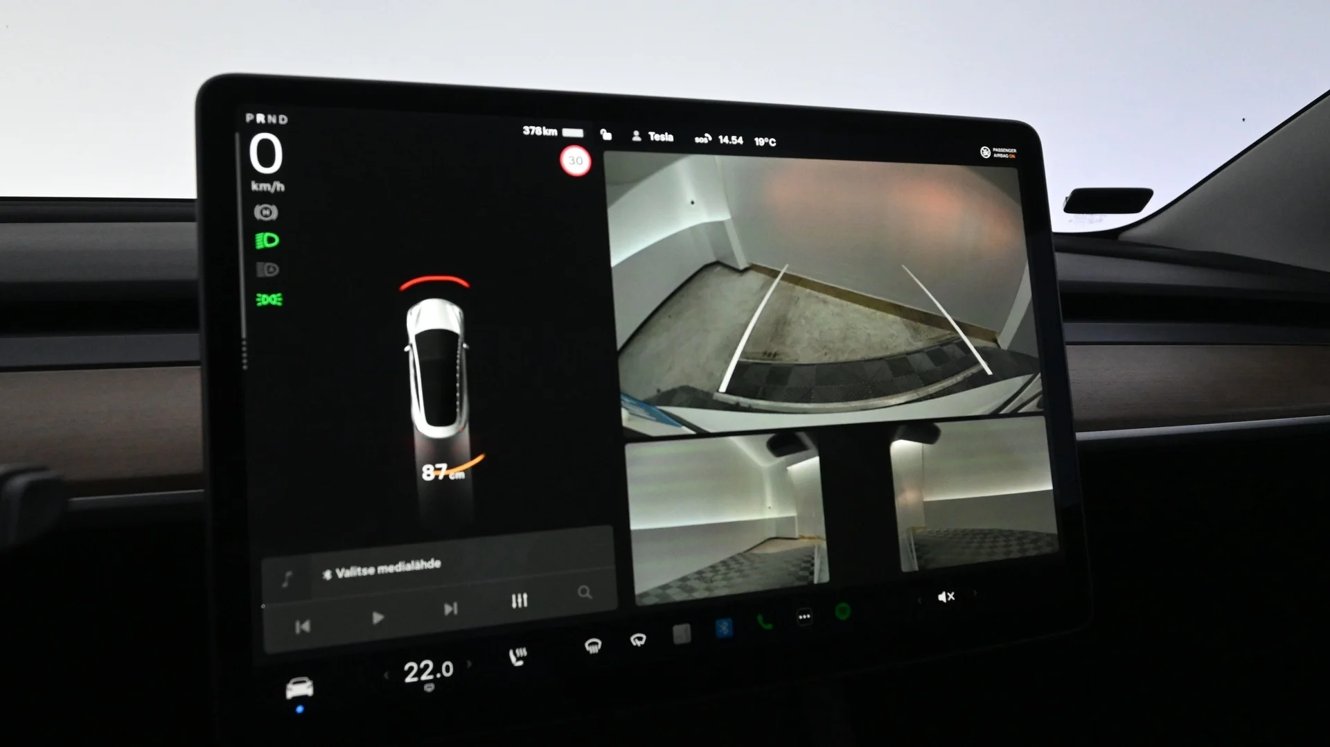 Car Image - 17iFfma0fzE860T9CVjdm0