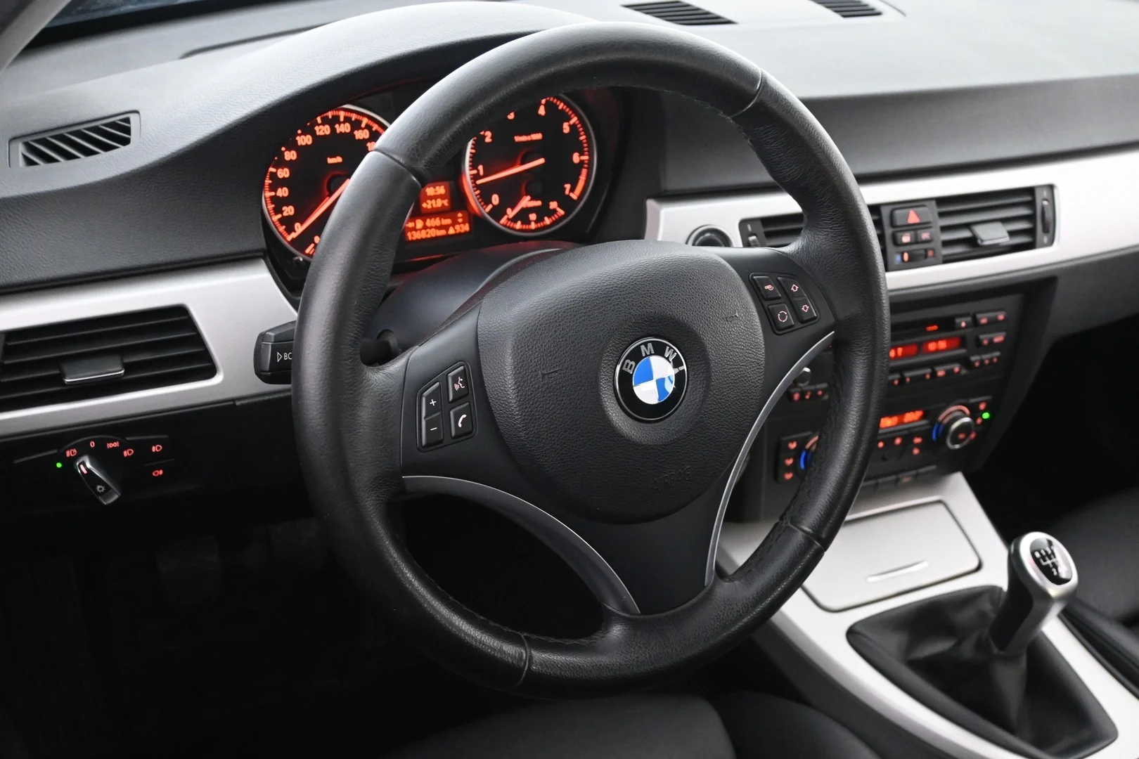 Car Image - 14RqUd3JJGyKiU7n9ujXxF
