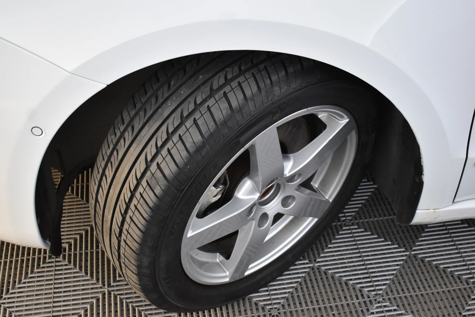 Car Image - MS4iWvbiEdivxwB4uEoip