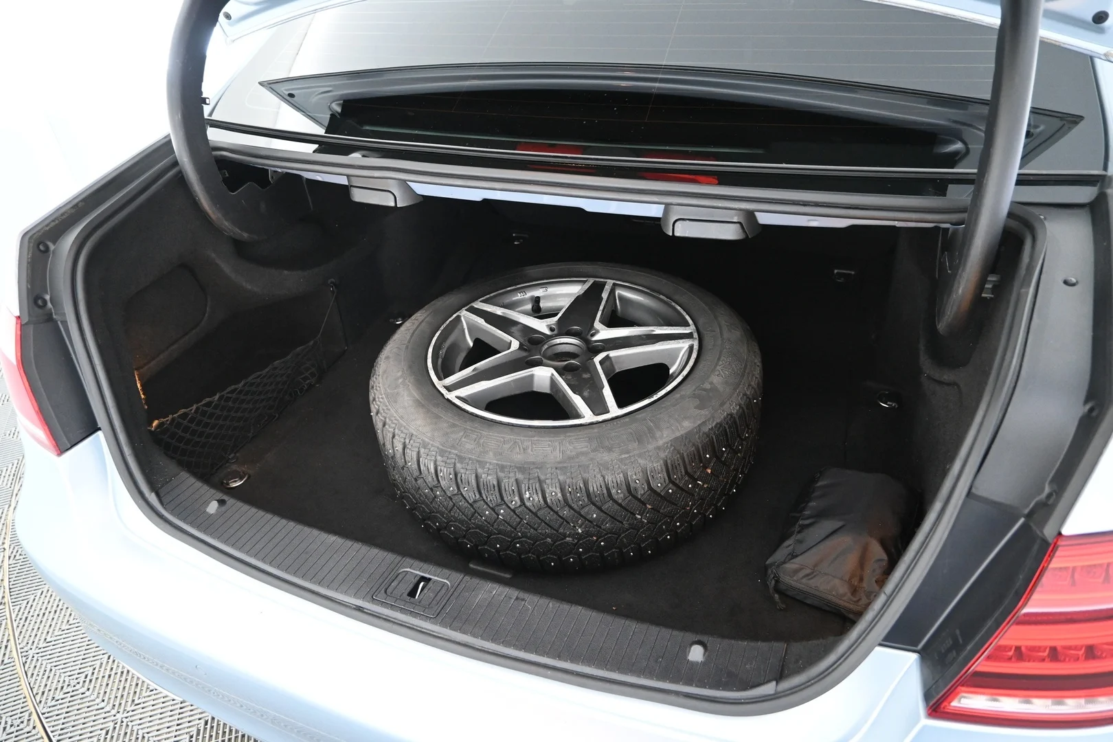 Car Image - WK9S8HpuuMwG3MzVgVm5L