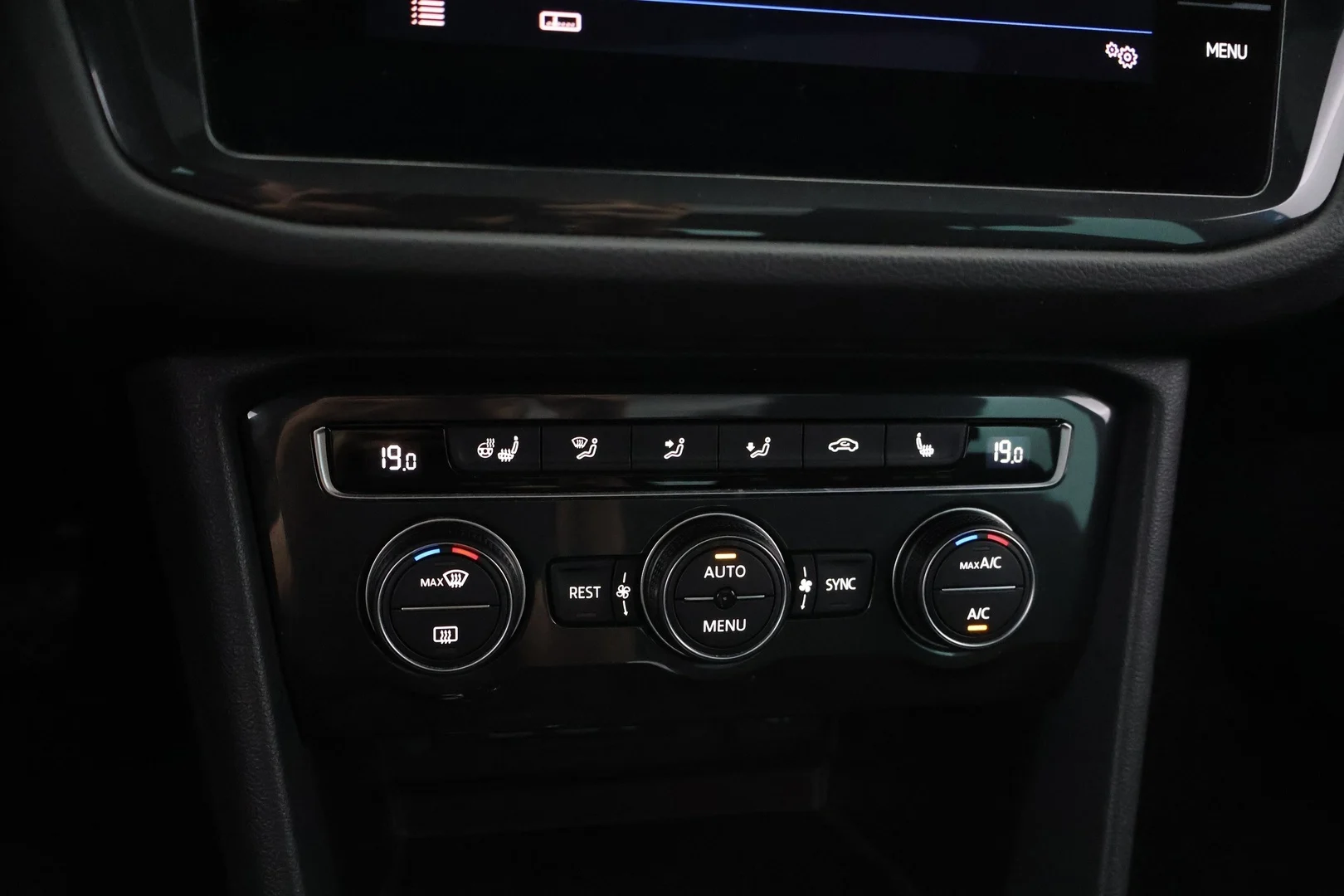 Car Image - 72RwHLBBC3Q2H5ilgNjRDV