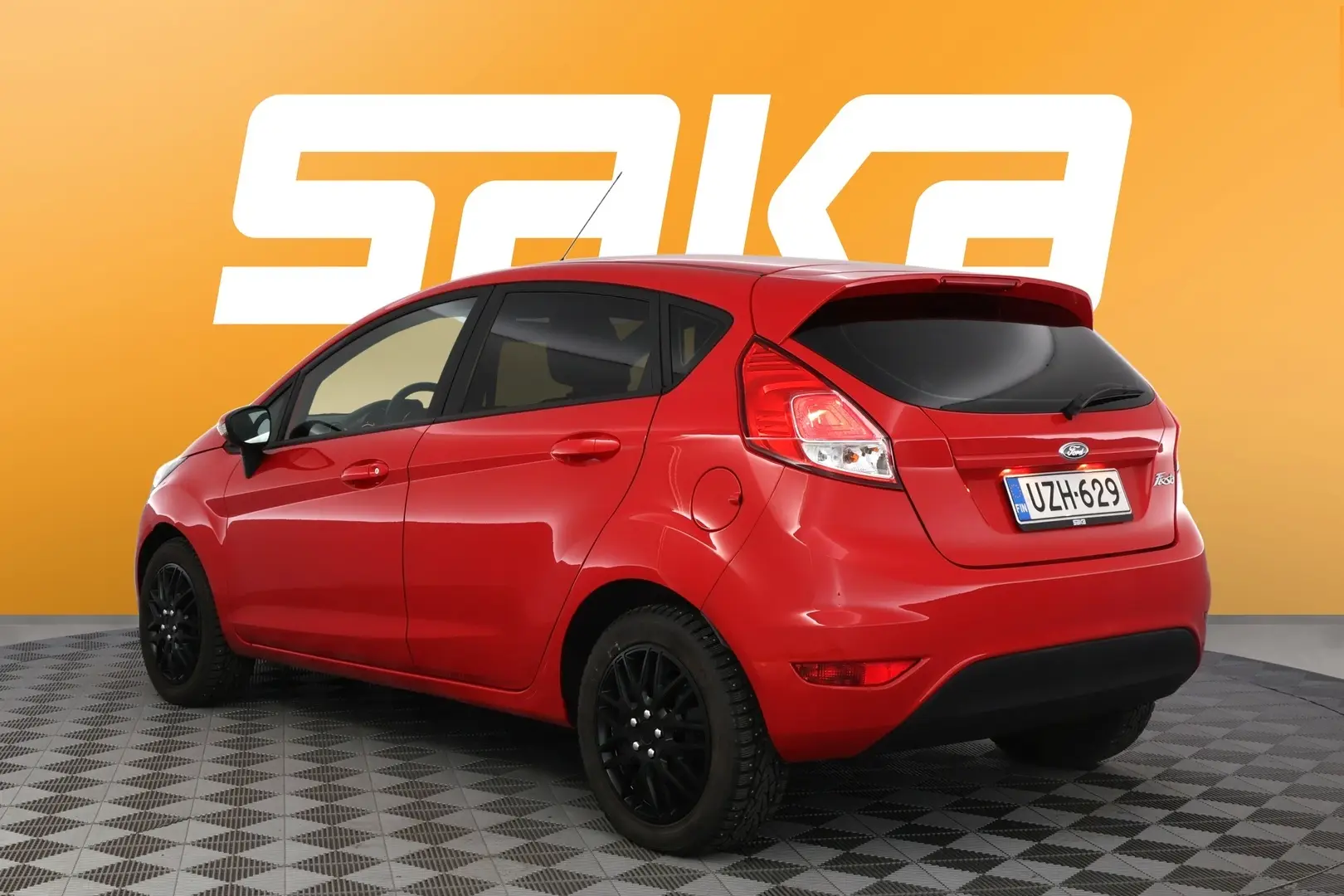 Car Image - 2010BCGeybzqKZFQK4cAA4