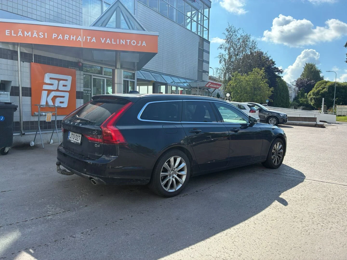 Car Image - 72Bwk6cTZfObvnqessVbfL