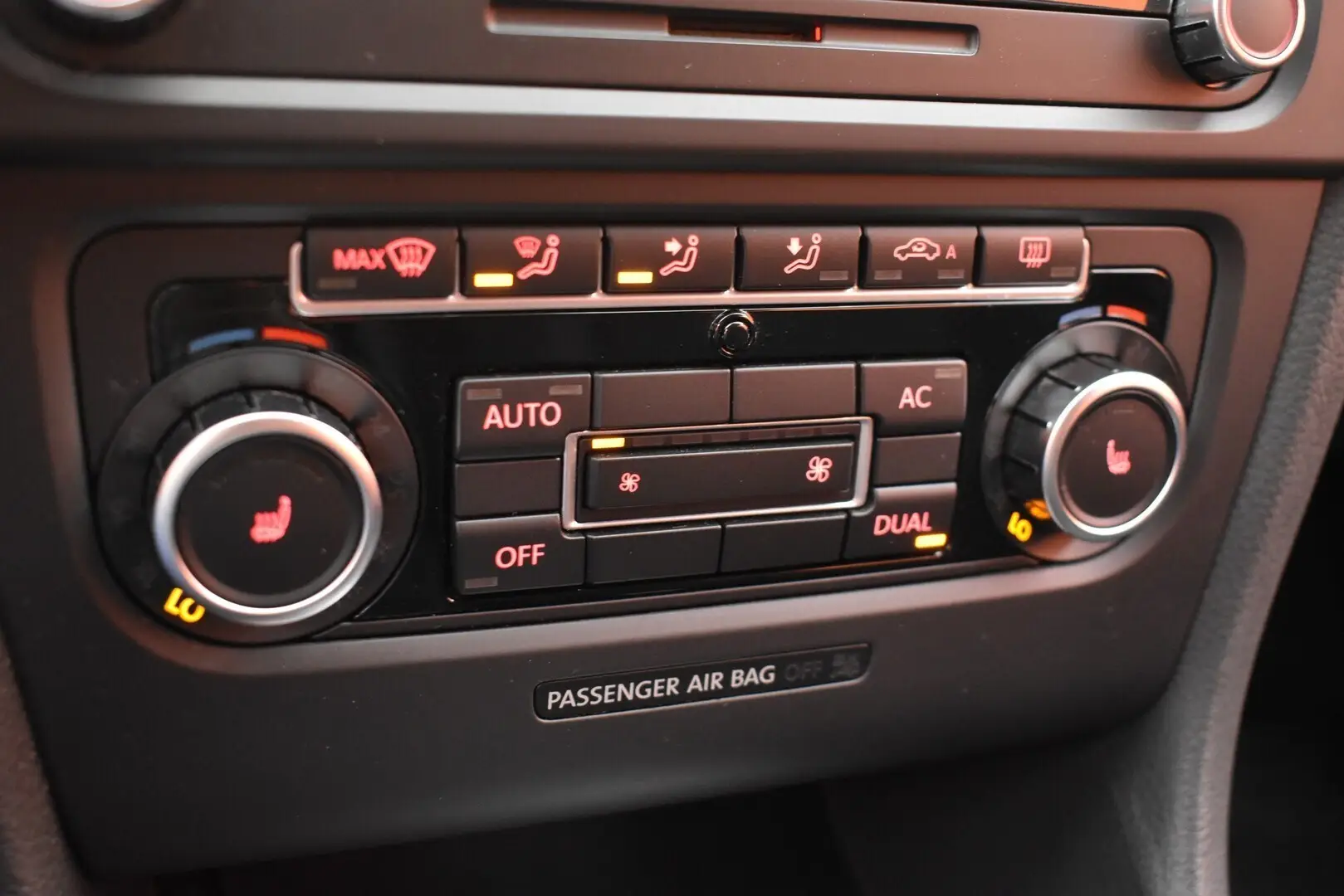 Car Image - 1RHrr6IdQq6AT0oHzhn2os