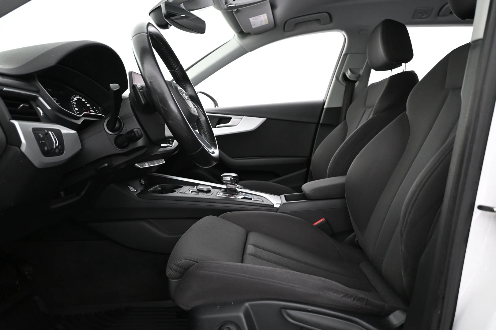 Car Image - 6ae4MQ0UAhgpIrHg5fHWhf