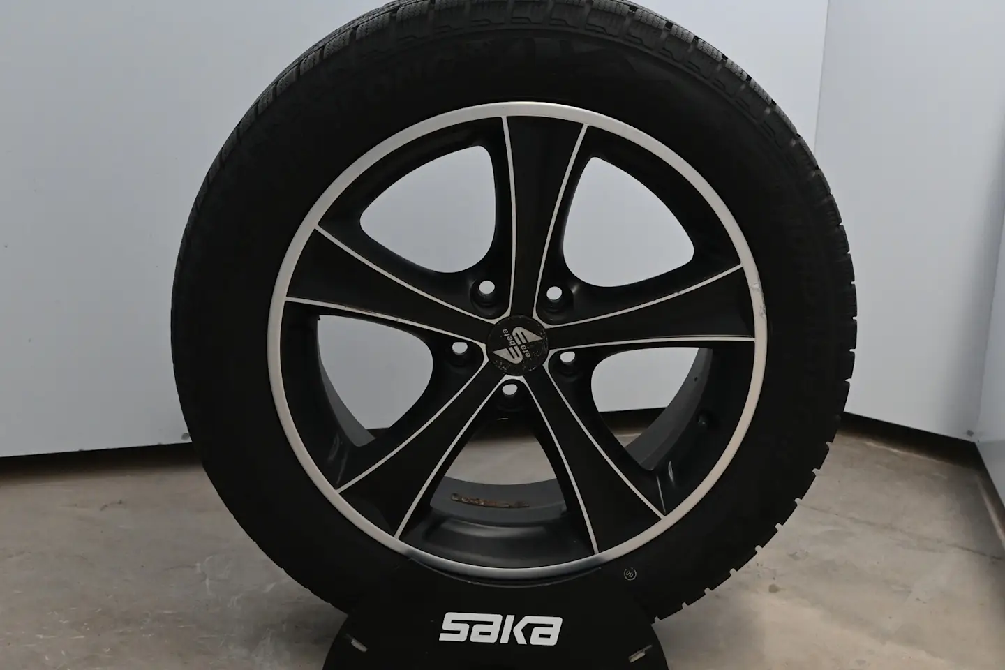 Car Image - 7Gl8gUIxWy4PEYteiOrI8B