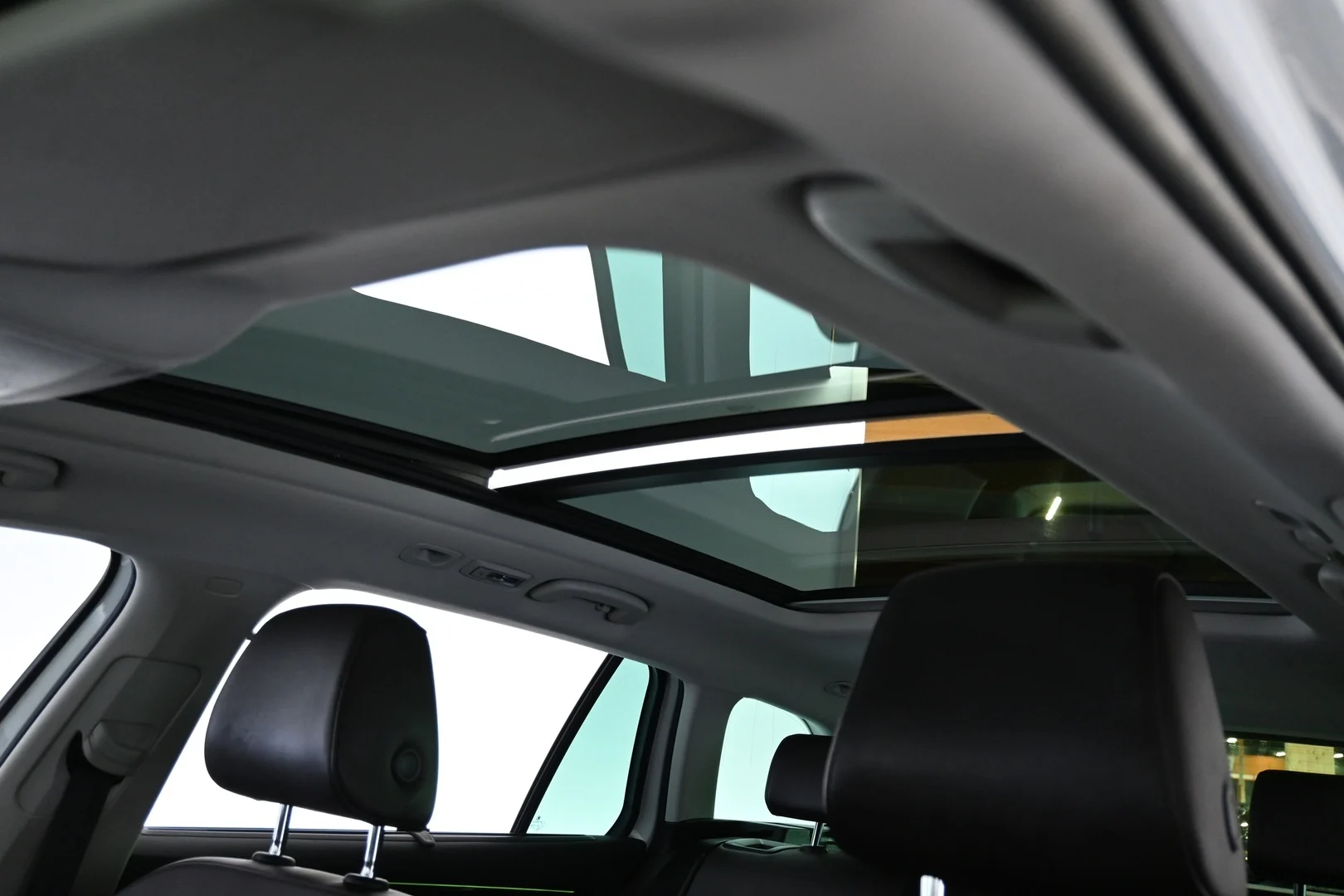 Car Image - 3cg8e9y12WzkCdigtxznQv