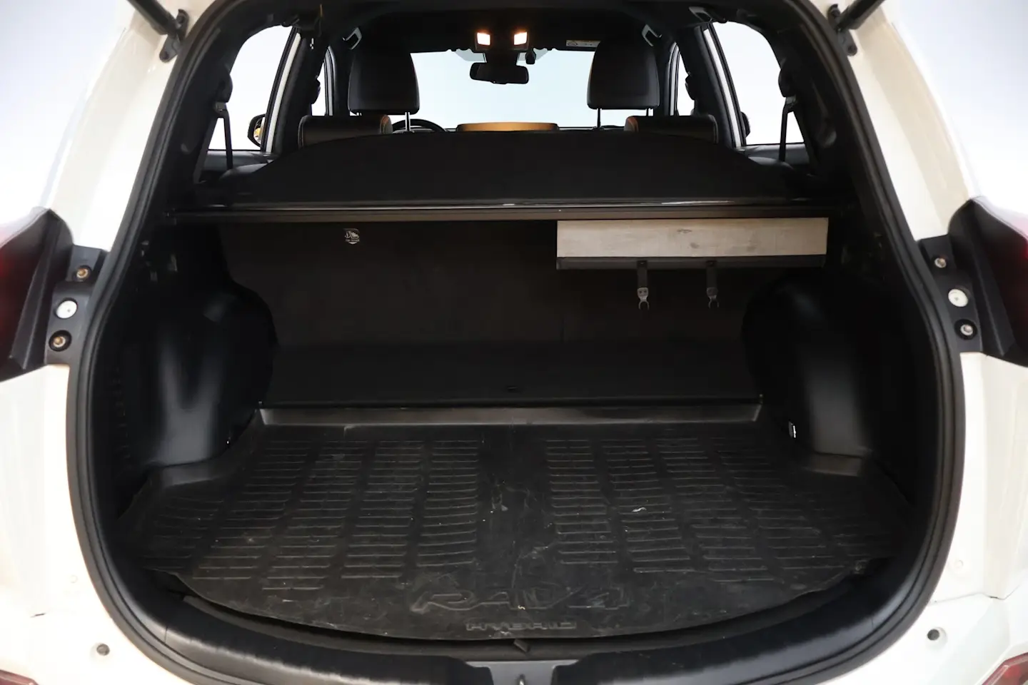 Car Image - 36V0vPAa9UmnYlAErTnEcO