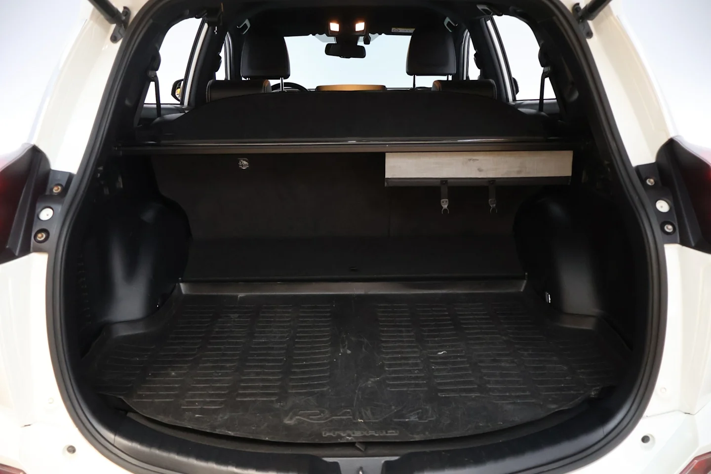 Car Image - 36V0vPAa9UmnYlAErTnEcO