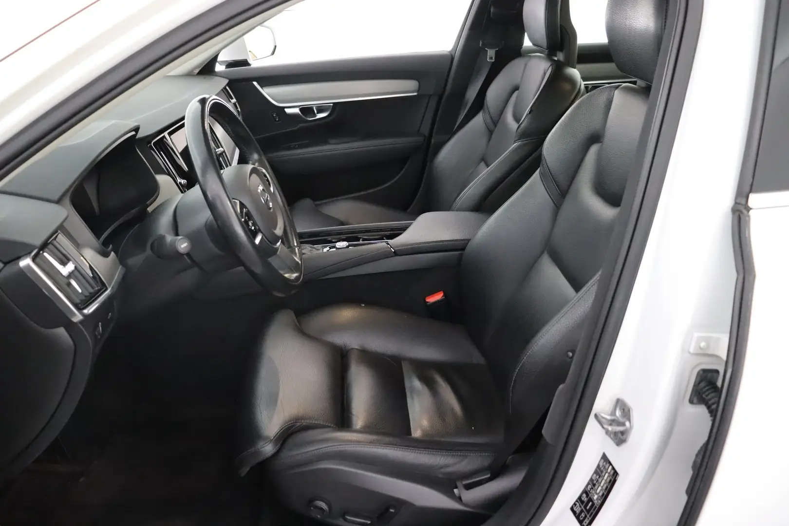 Car Image - 0JA1pmoMp7n2F8bnrVI3S