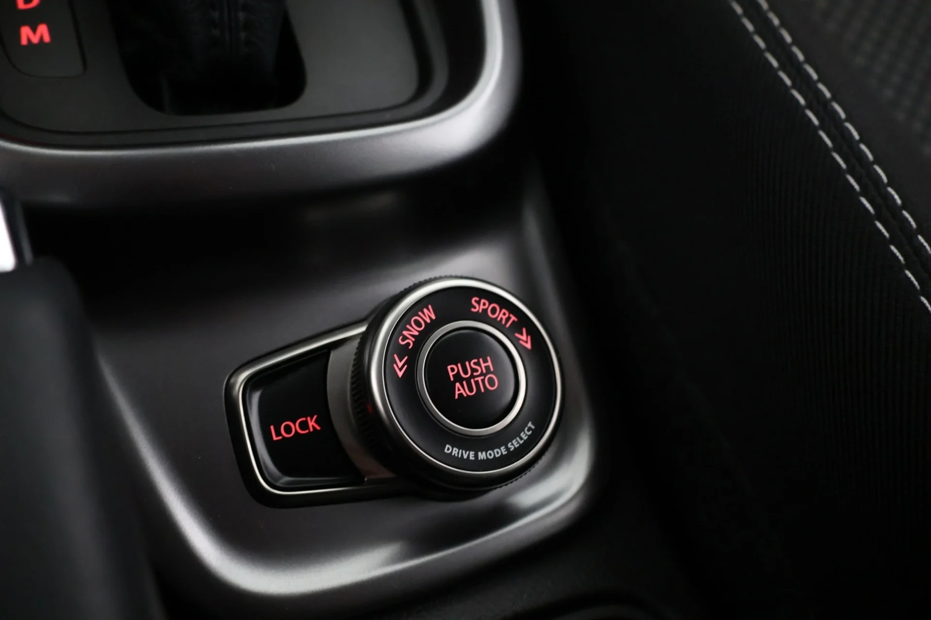 Car Image - 7fU0akzHySbg412IrluBmt