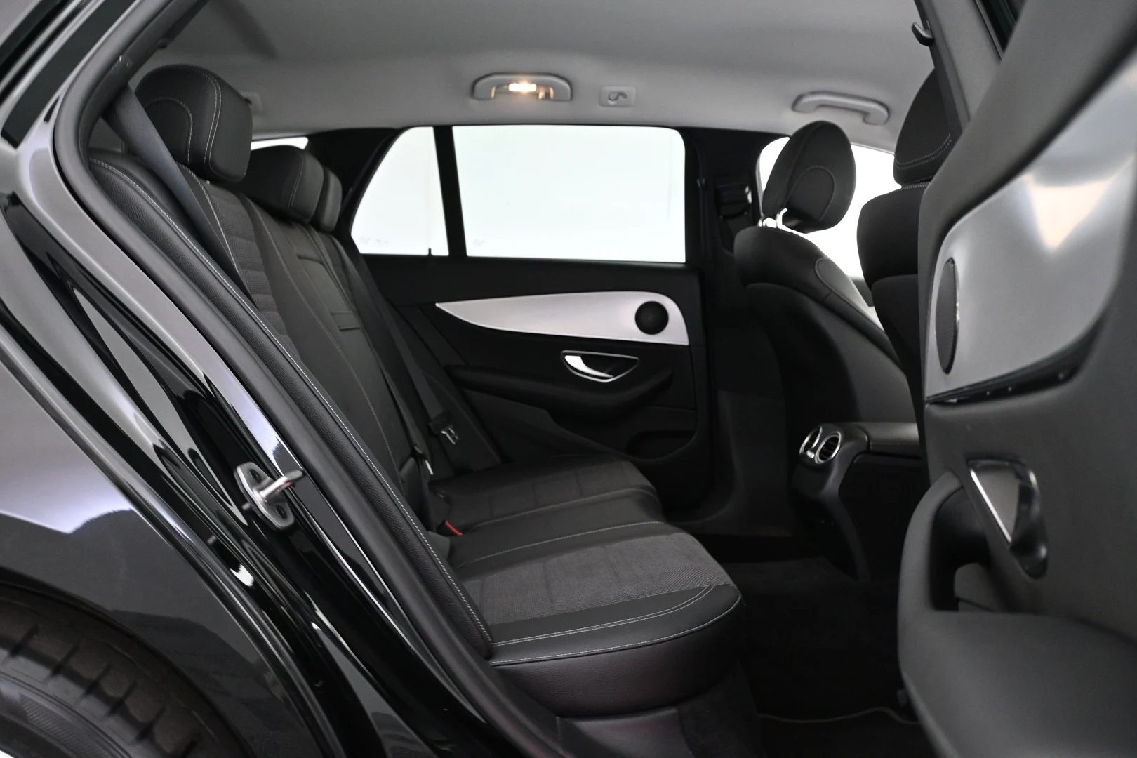 Car Image - 32MAzv1UbvlXWqtRBsVqlh