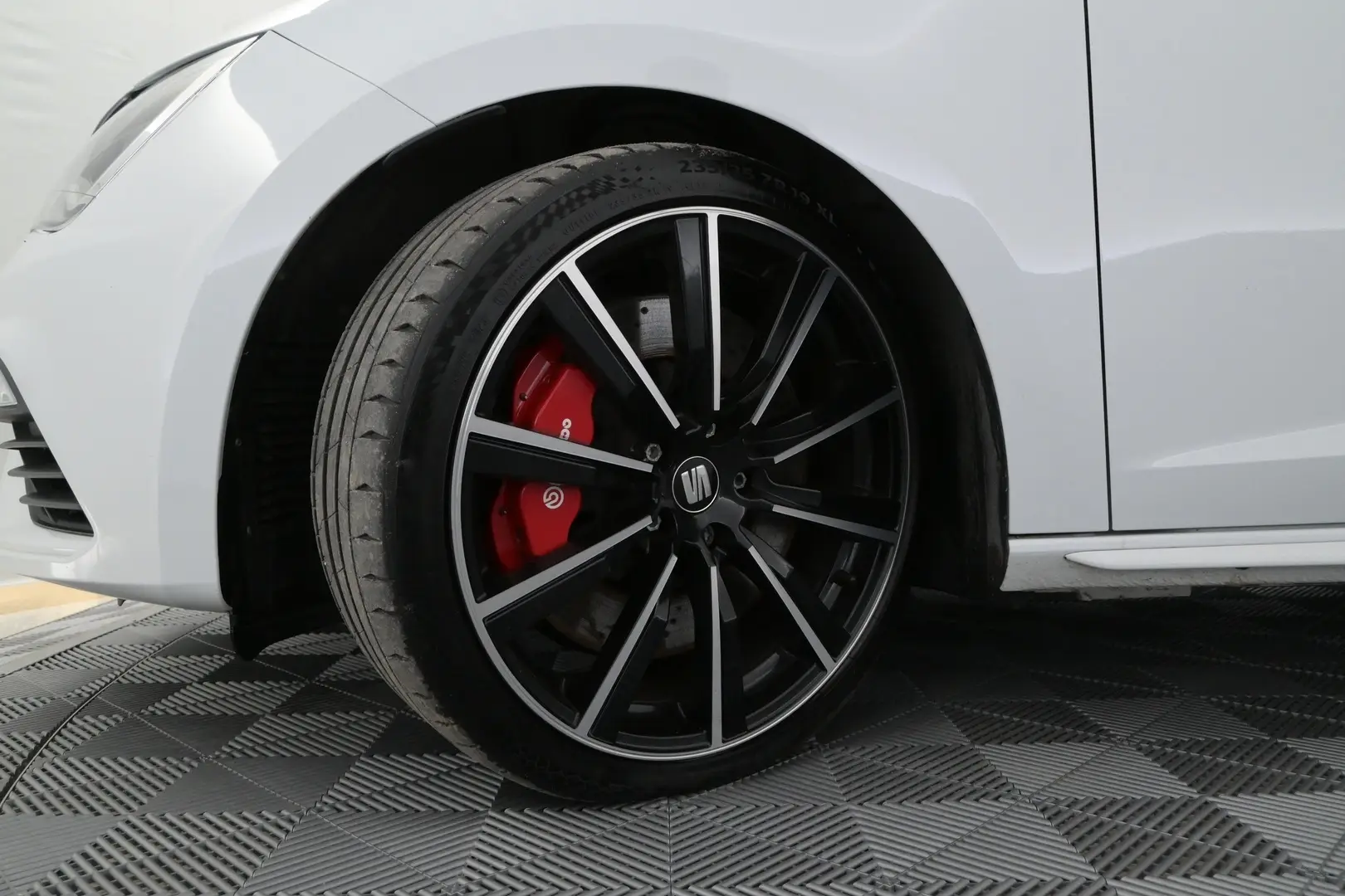 Car Image - 6vAIaqSjMPsIvbXpdZDY54
