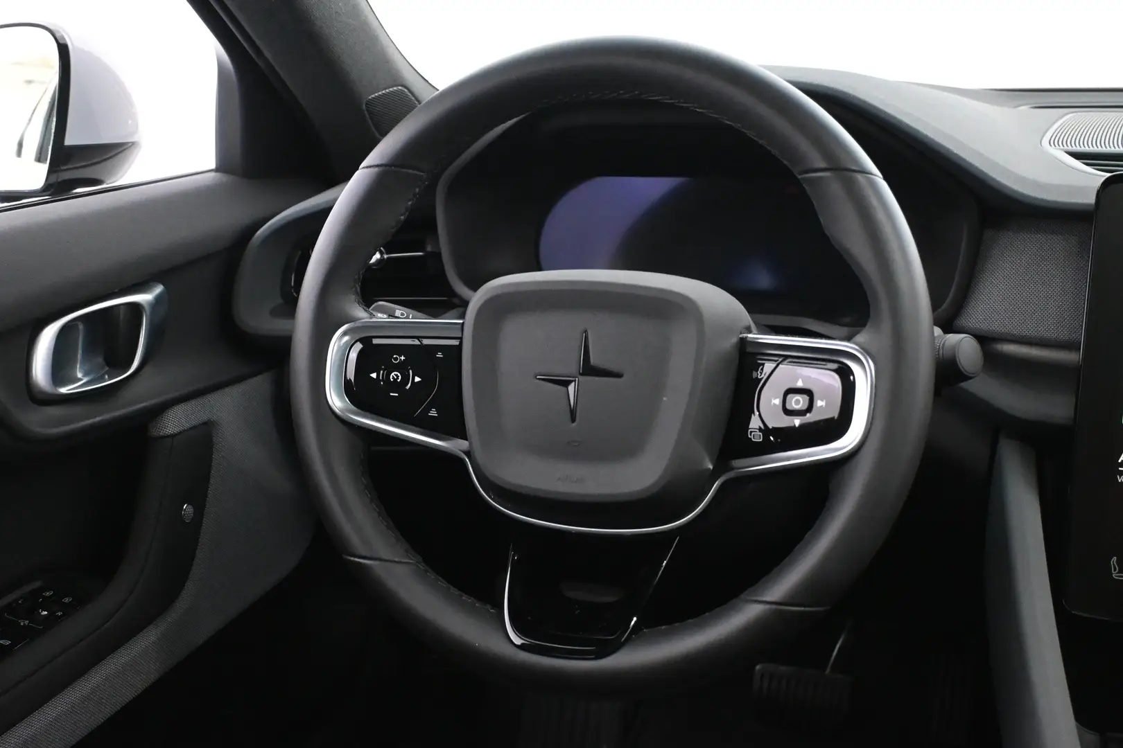 Car Image - 1F7BIIPDEyoNdLXF9jRNre