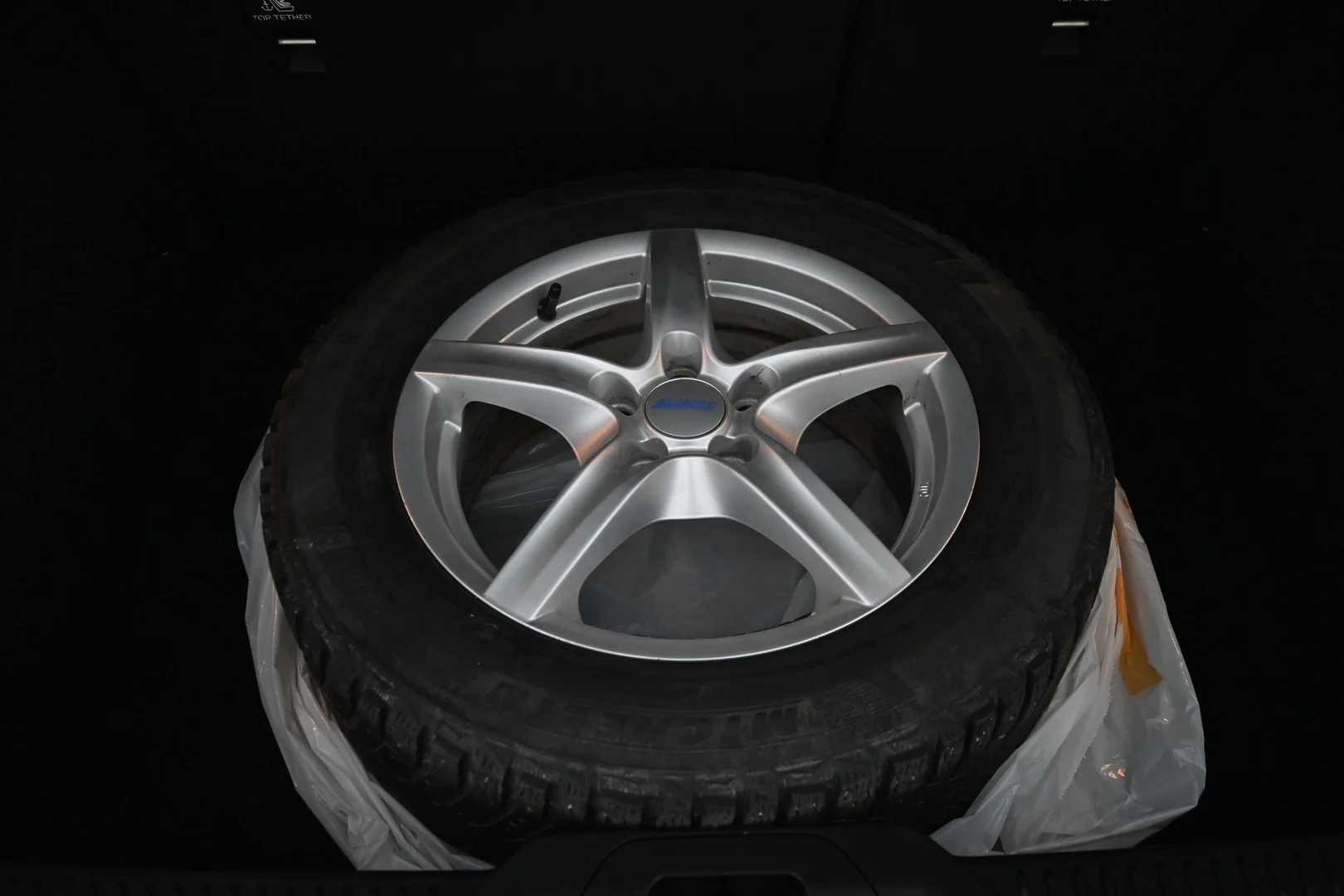 Car Image - 5MYT2tHwjeld7gb31aI5BK
