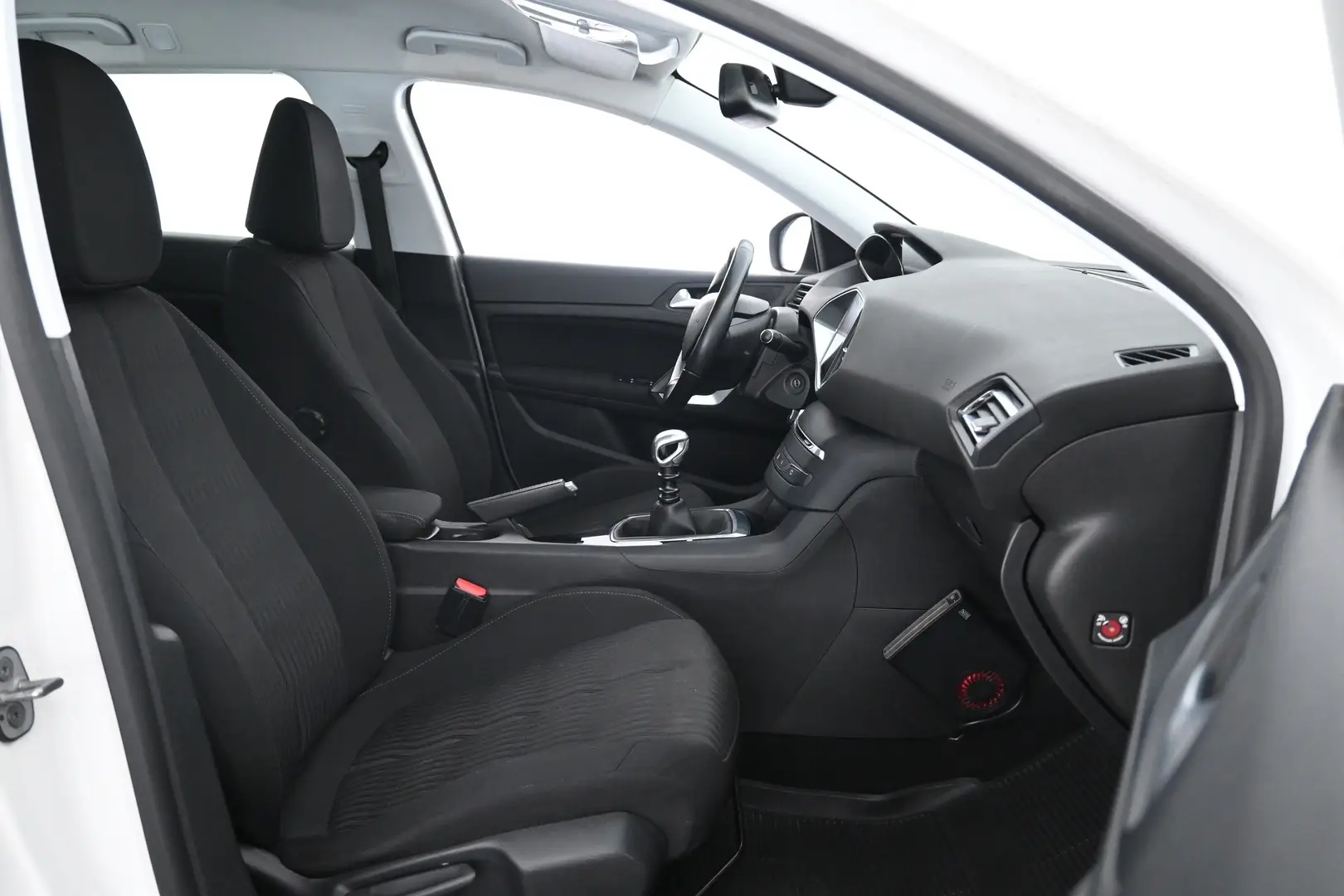 Car Image - 30VzJJF0S6Z4HvZj0SRFxu