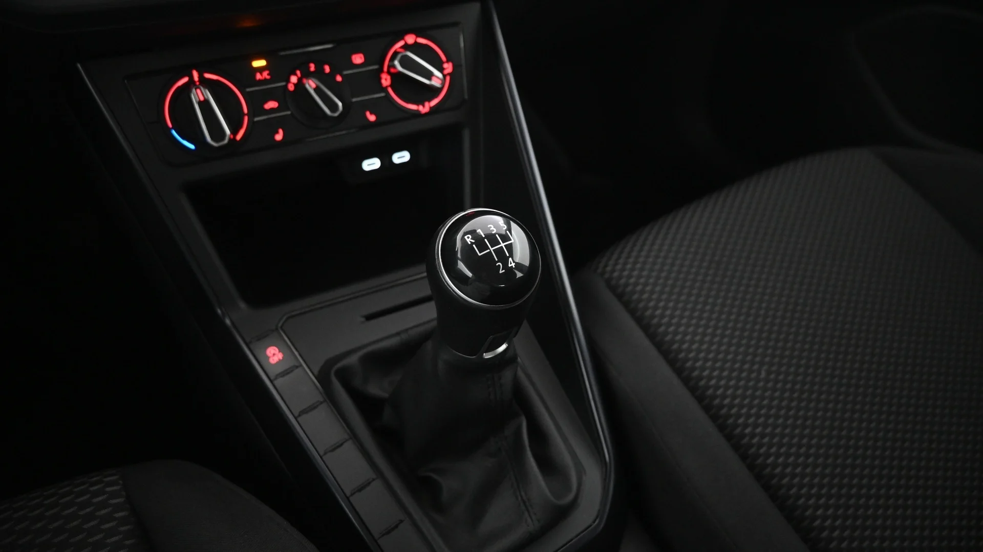 Car Image - 4gdlJ8esA0qhoUpmO4IIDV