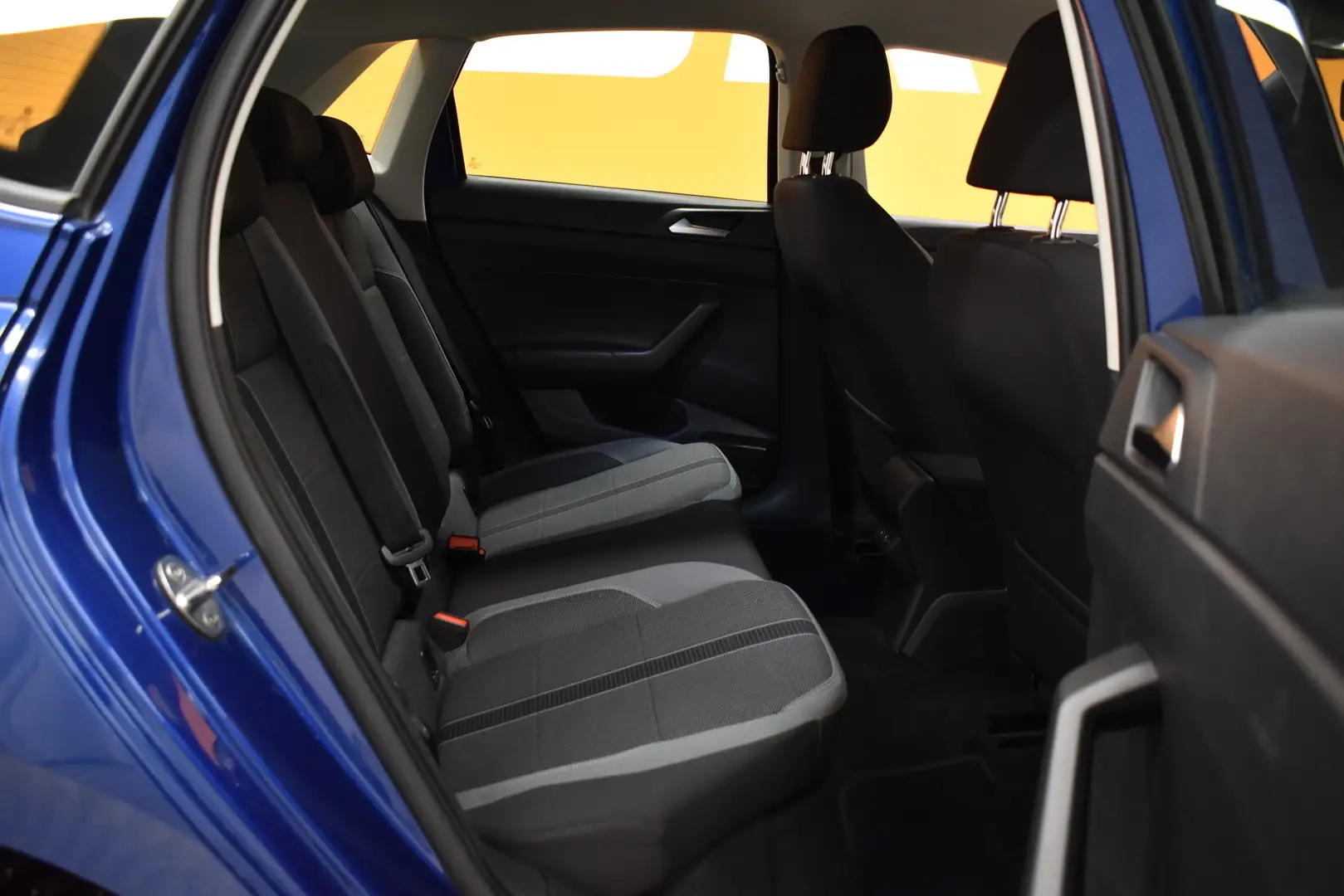 Car Image - pb9IAmHQiAA3bmaY29oZO