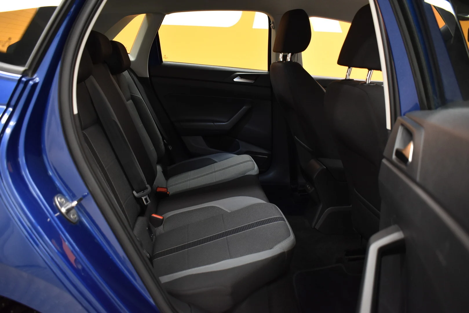Car Image - pb9IAmHQiAA3bmaY29oZO
