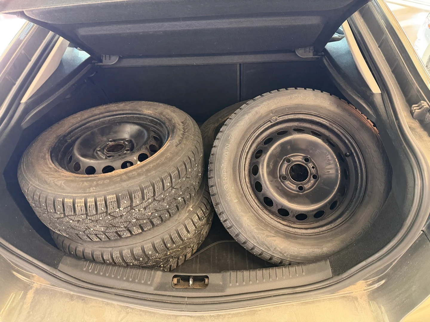 Car Image - 3FFWtG9Mb3NtVg9ii00hXx