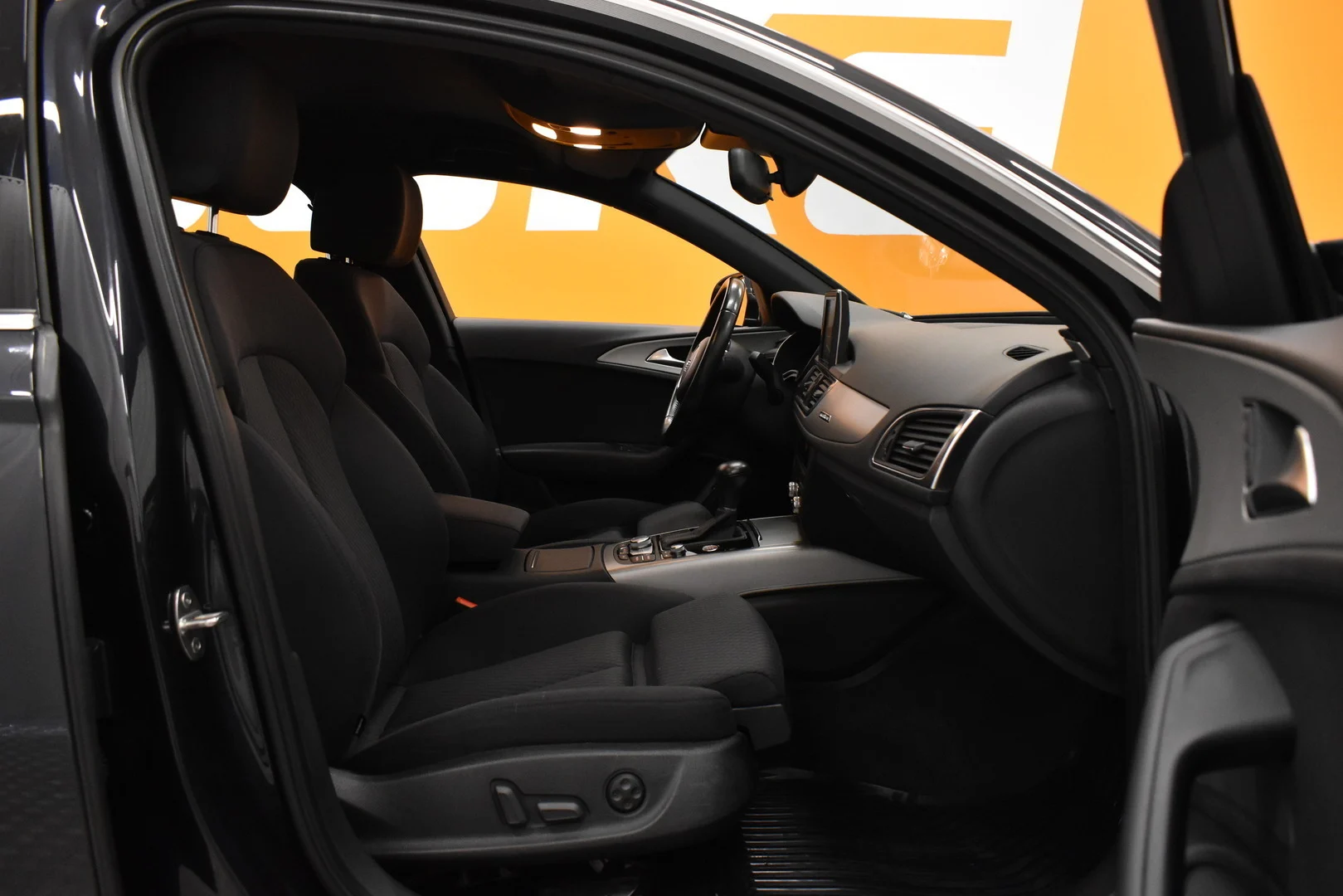 Car Image - qMDwGfU4ximJQ9WXA2FX2