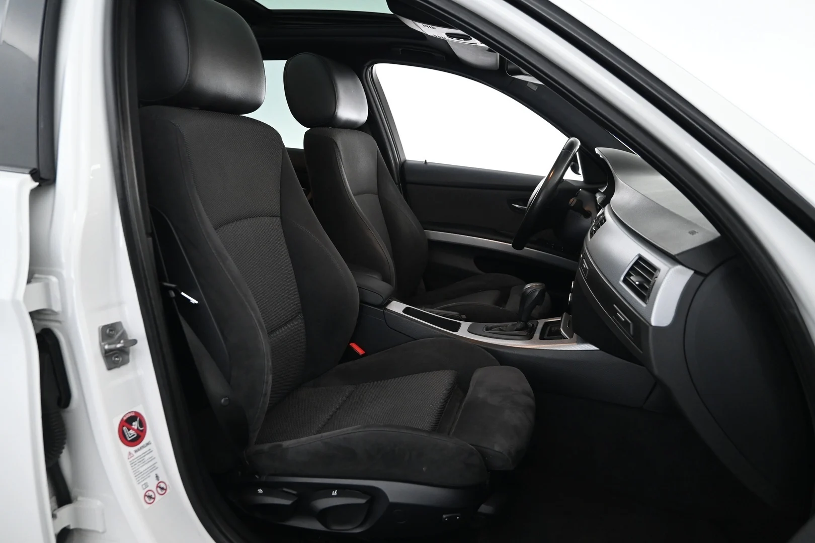 Car Image - 3Fn45geCD4pG4rfyUiOTkW
