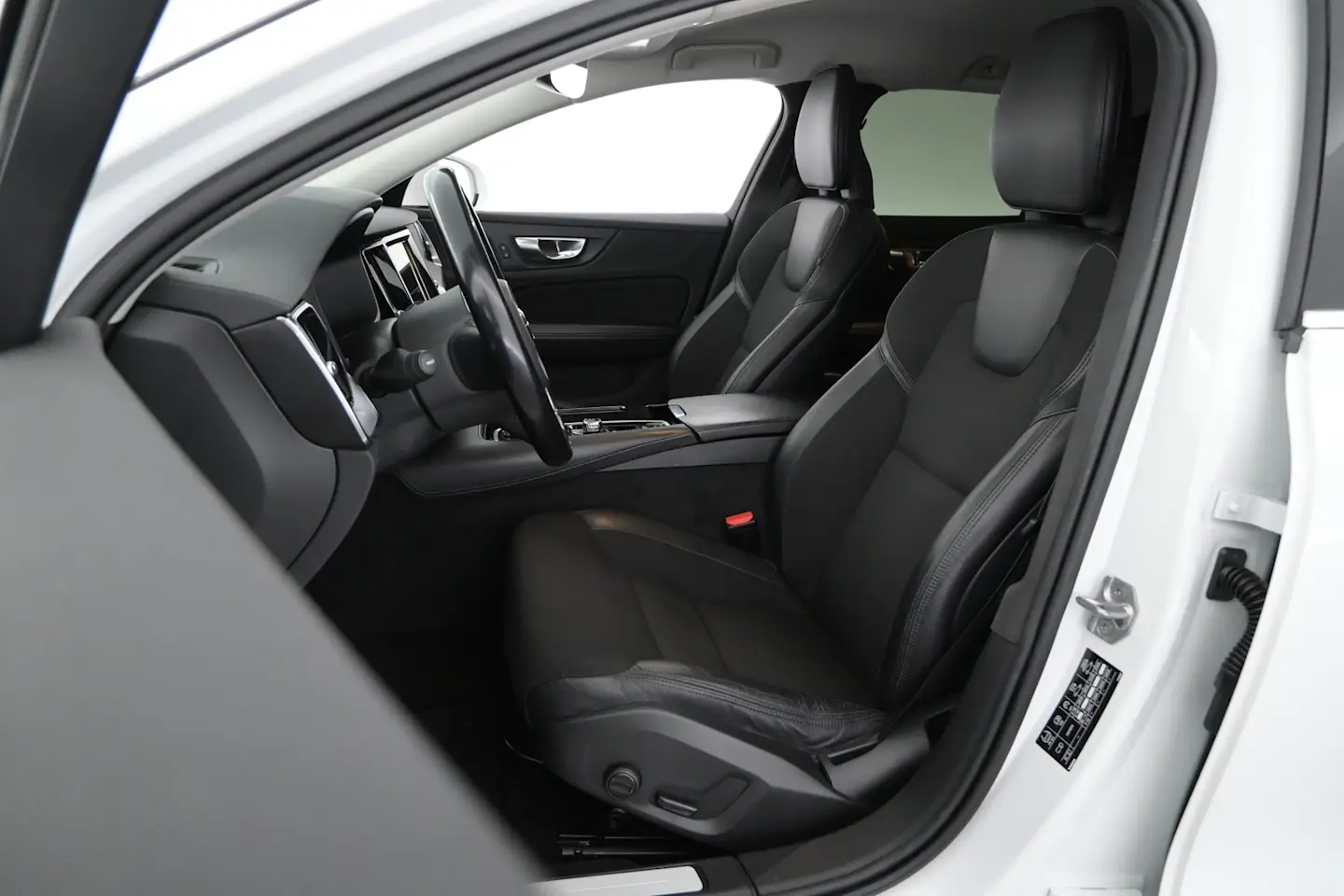 Car Image - uDDOUX4sCfxrj5MZD8XOL