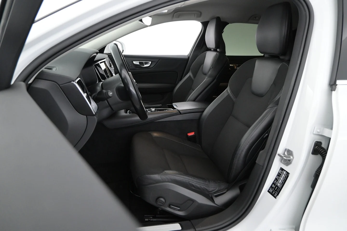 Car Image - uDDOUX4sCfxrj5MZD8XOL