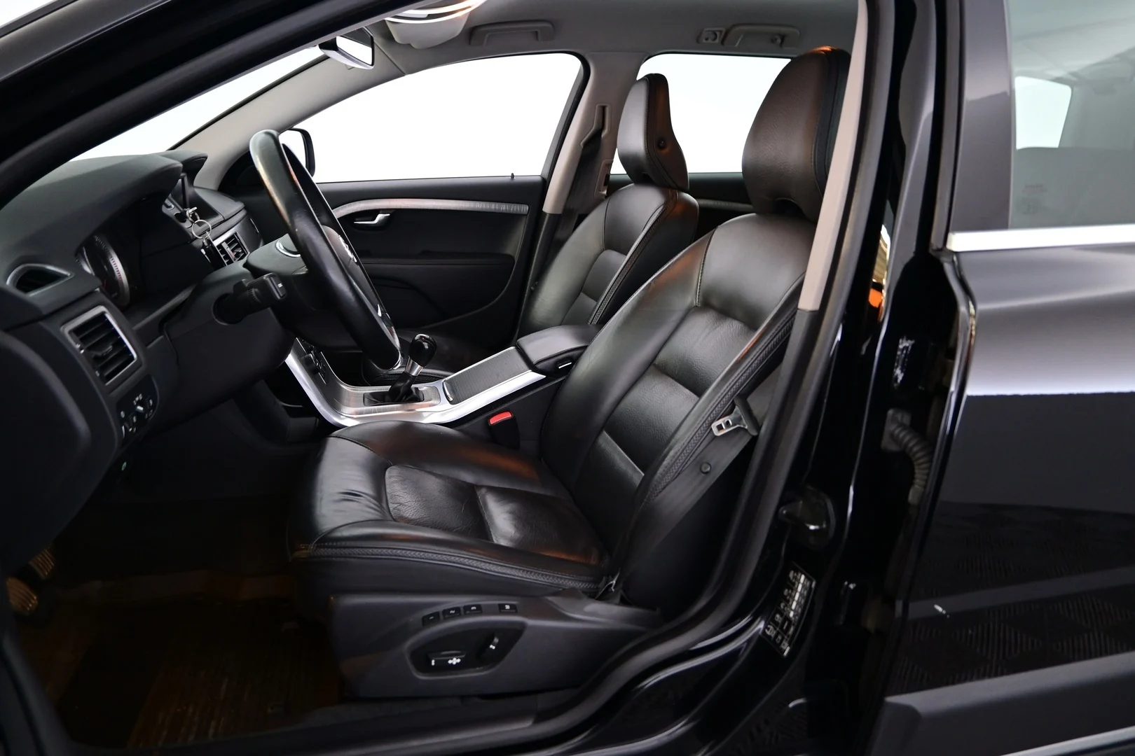 Car Image - 4SHa4xUQDN6isTwJB6rcQg