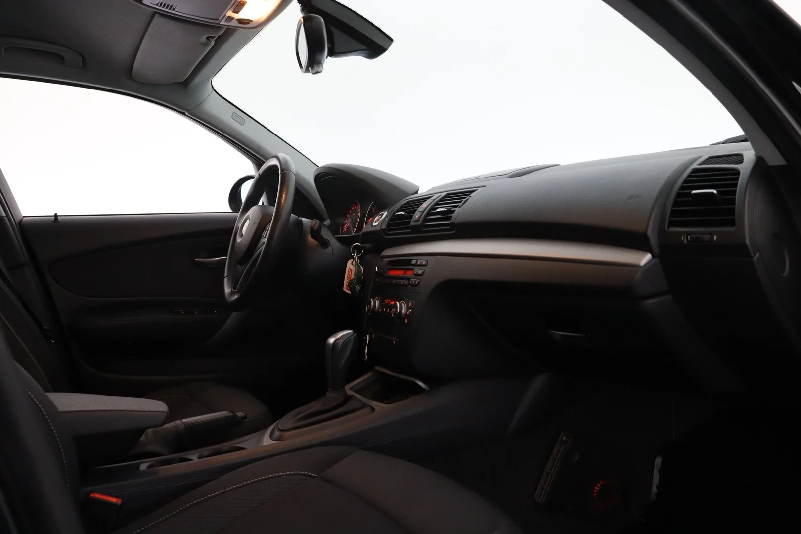 Car Image - 4OCetlILl8M200U28ksdkw