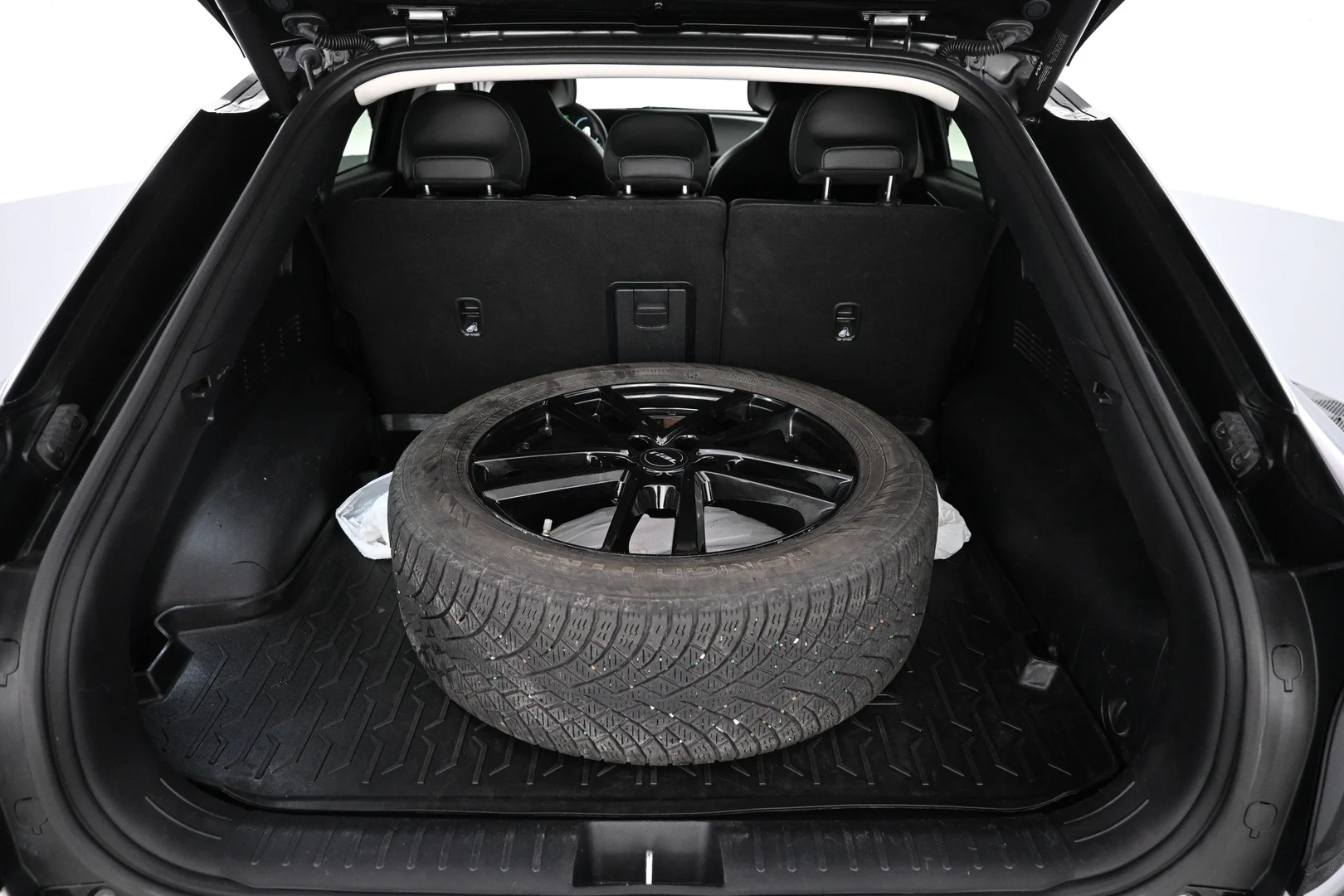 Car Image - 3x2sSMAdDq9dh5txXtmnVi