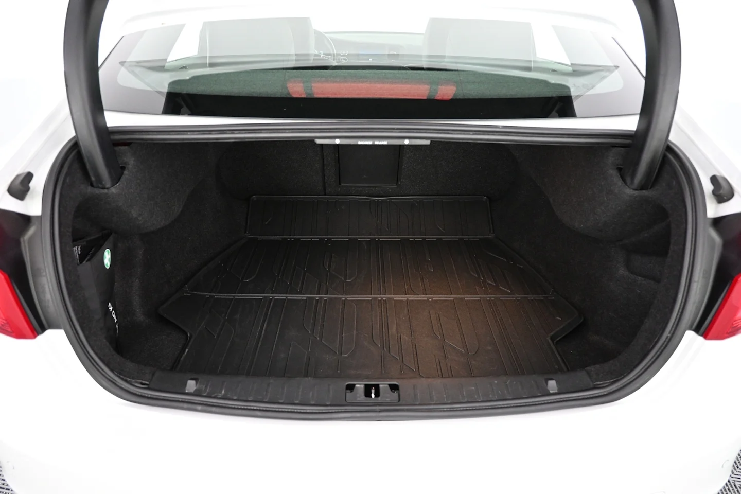 Car Image - S1QJ1eClYeA9gO94N4FMJ