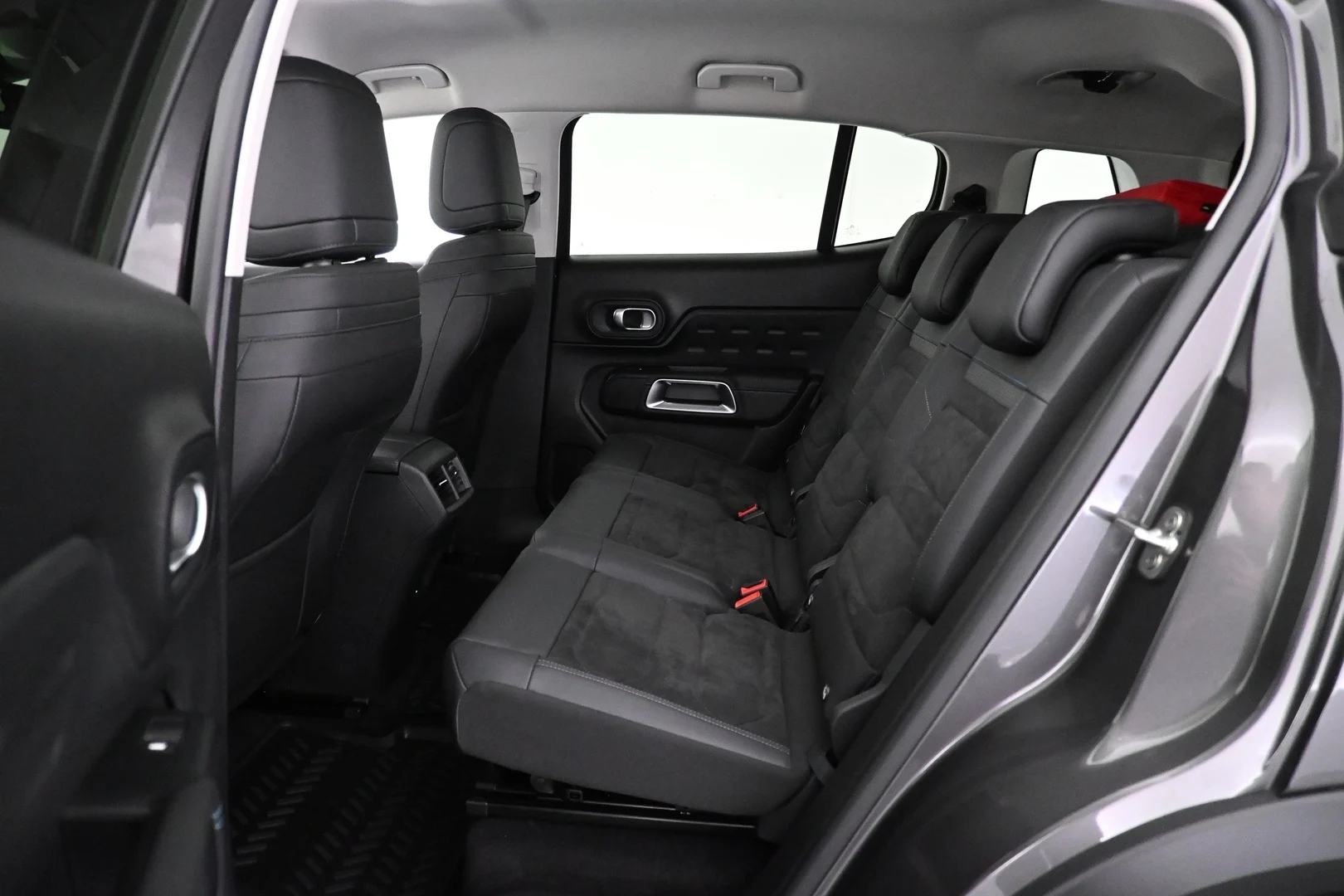 Car Image - RWUy3nRKs5nhBt9tKluTJ