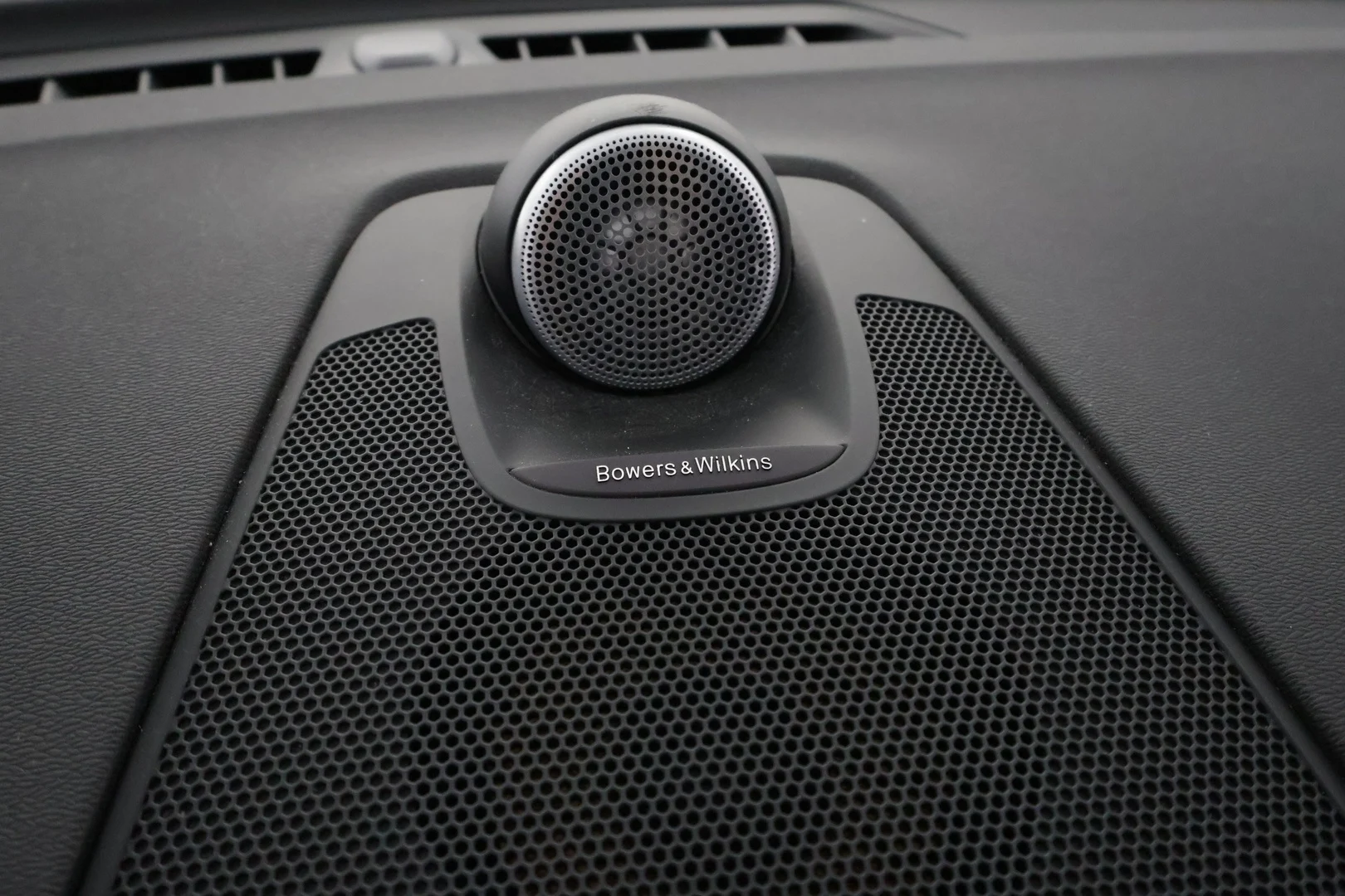 Car Image - 4RMTHSgAm9ww8ImDi7GTg1