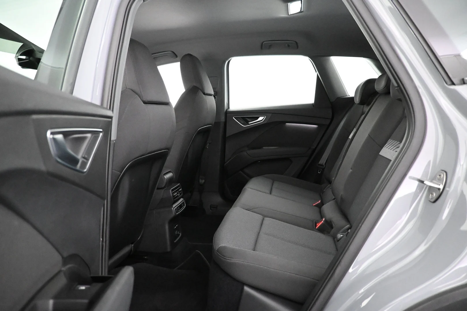 Car Image - 4zA6lbO5xYc18OSZOjR8Zv
