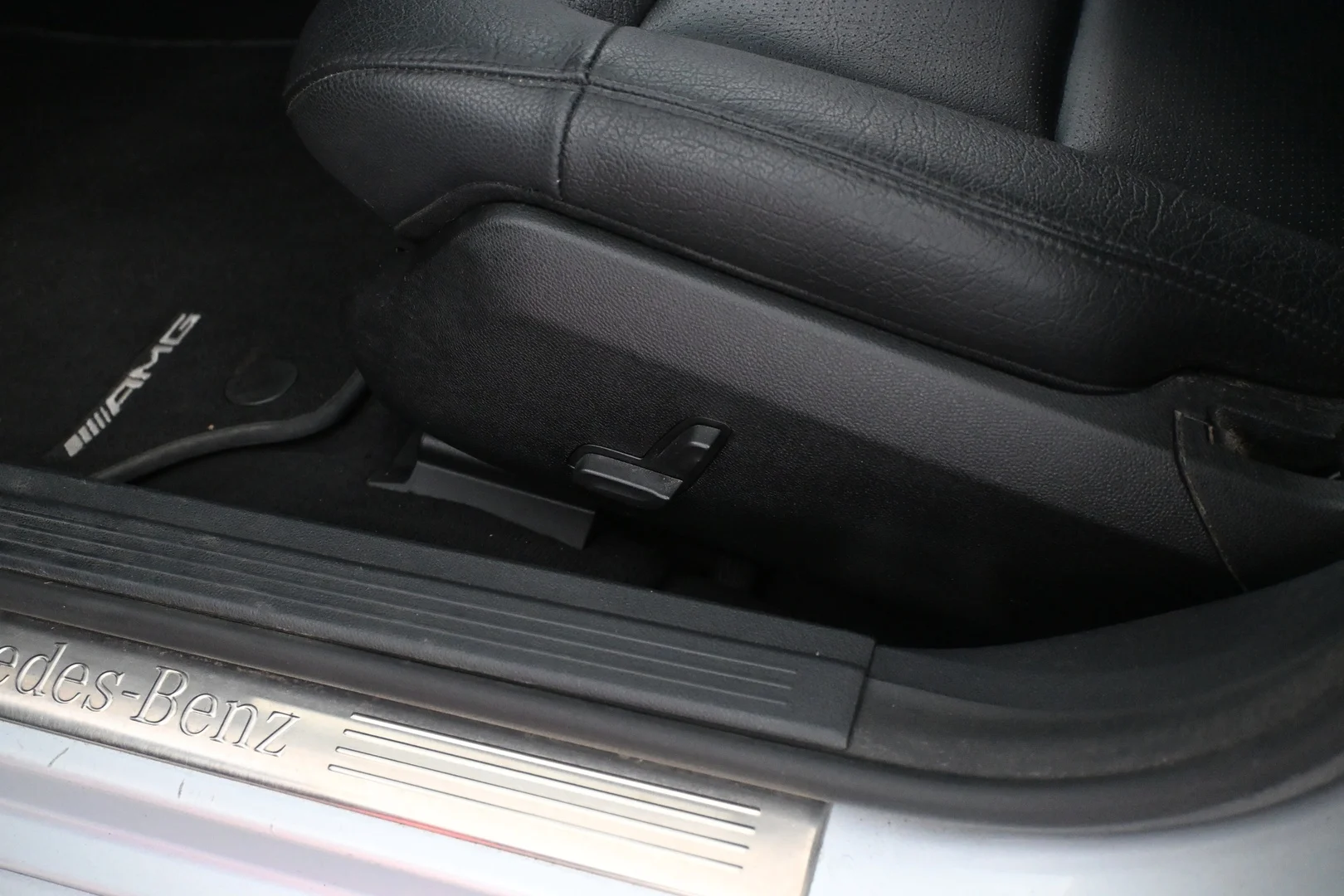 Car Image - 5iGvJ7ivN98qG8GP0Kz0sg