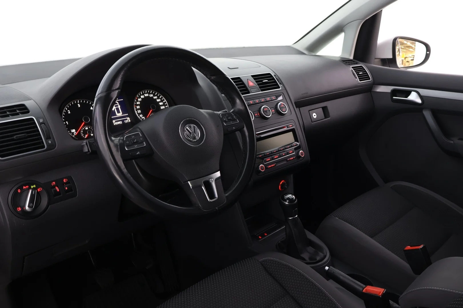 Car Image - 3YlSe9p0WhfnID9xOtrhyj