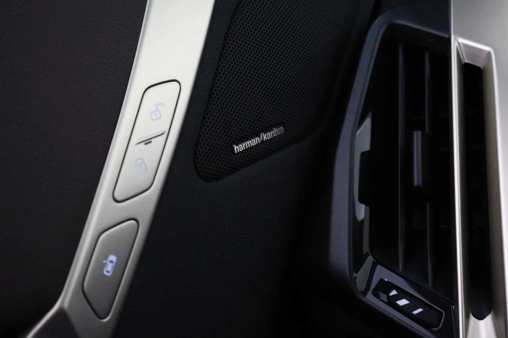 Car Image - 7491JuJIVOhm1fQvEp211V