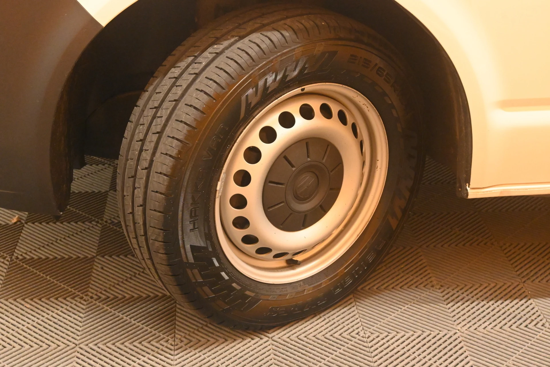 Car Image - 6YiYAASDTSbklSJg6W73AH