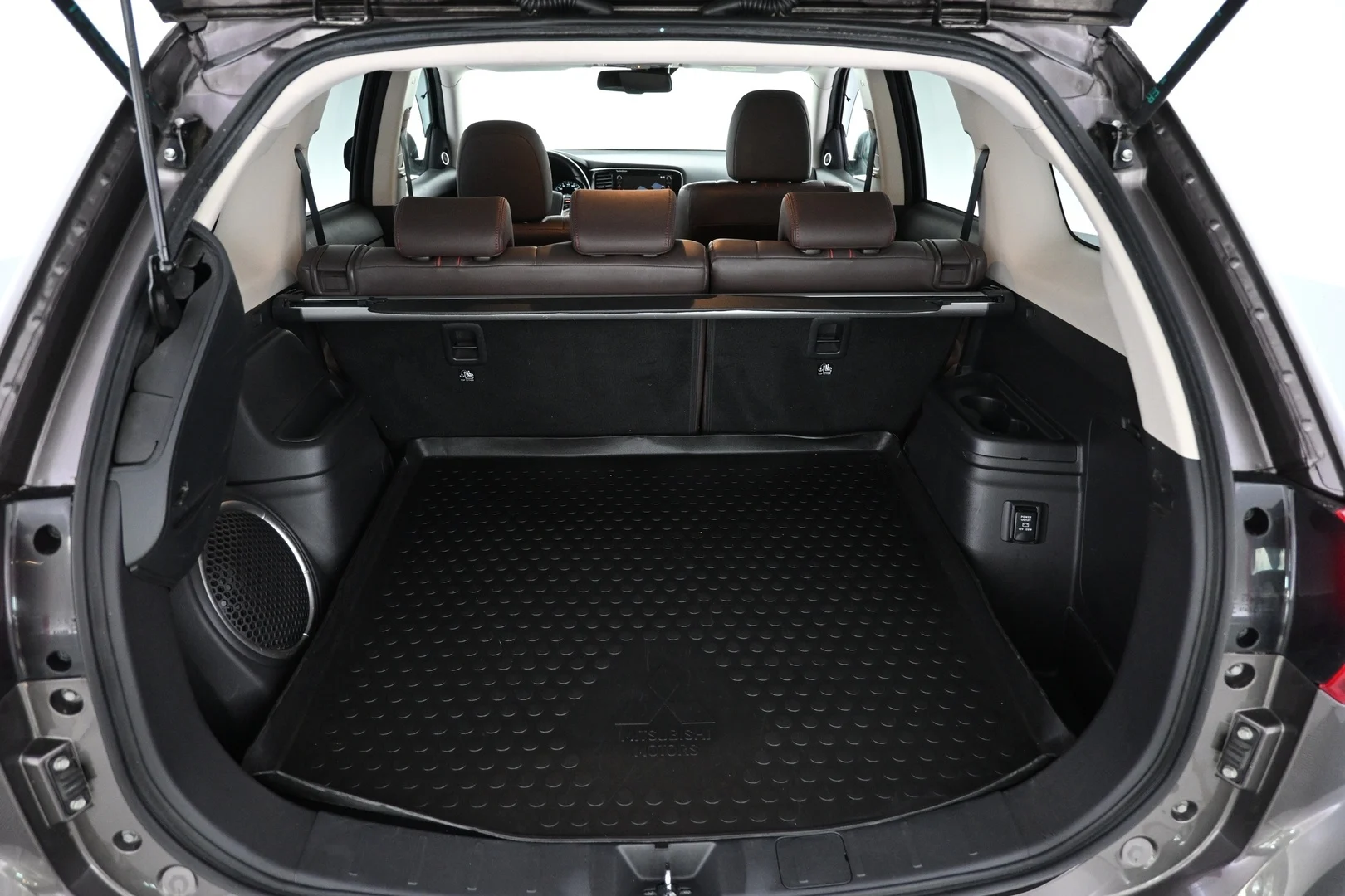 Car Image - 3Bvx0uMWiJUX4HX9UwQbwn