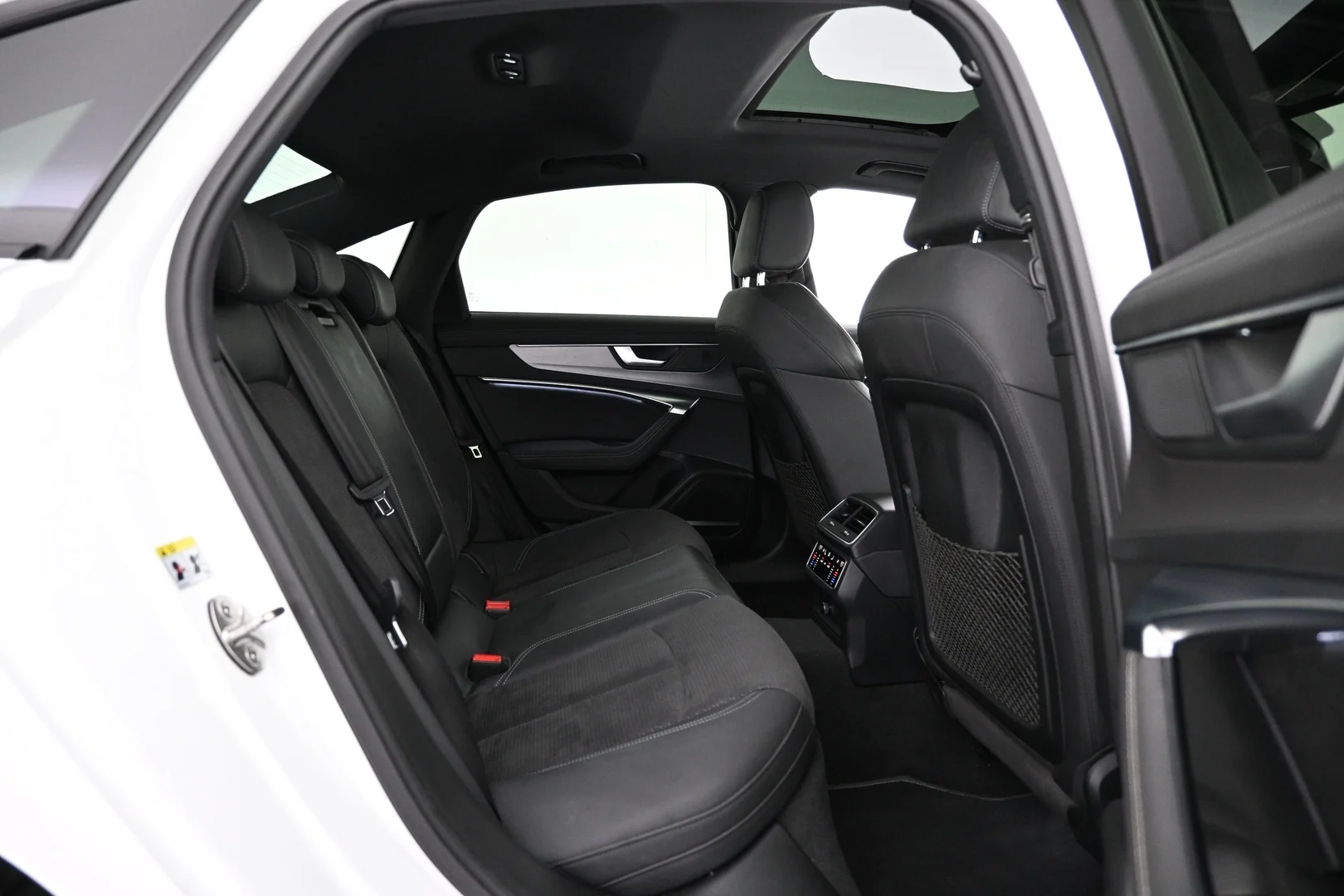 Car Image - 6foUfavXgjIg94HUxnKlIX