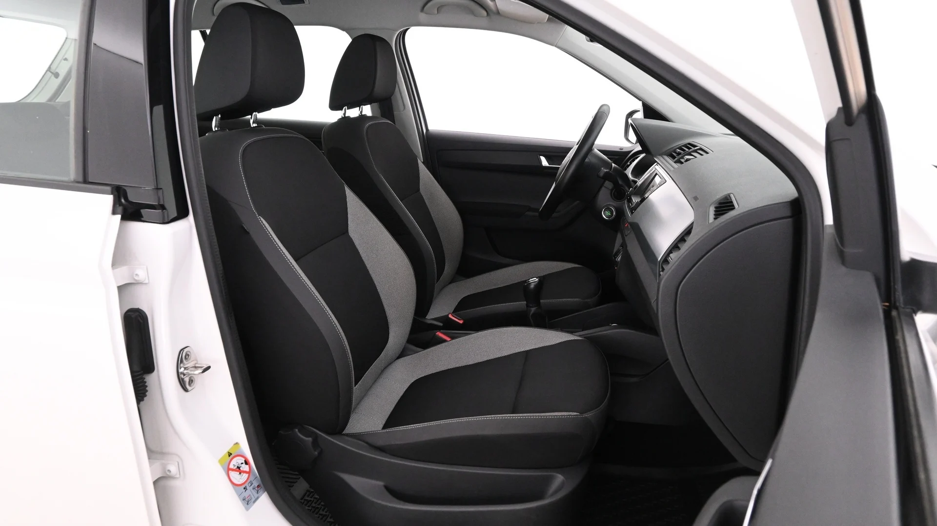 Car Image - 3t0vU4M1kBhniKABHfkFoh