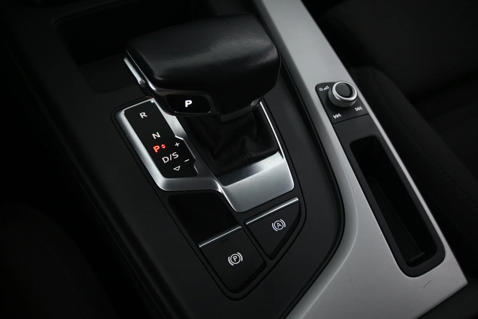 Car Image - 4Sk2l5YsqCTsvWcur196Ix