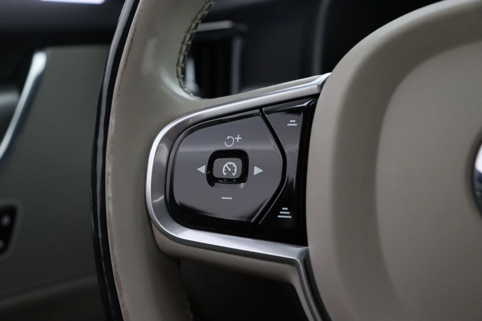 Car Image - 6gSsmm9arFB3htwCJno3wi