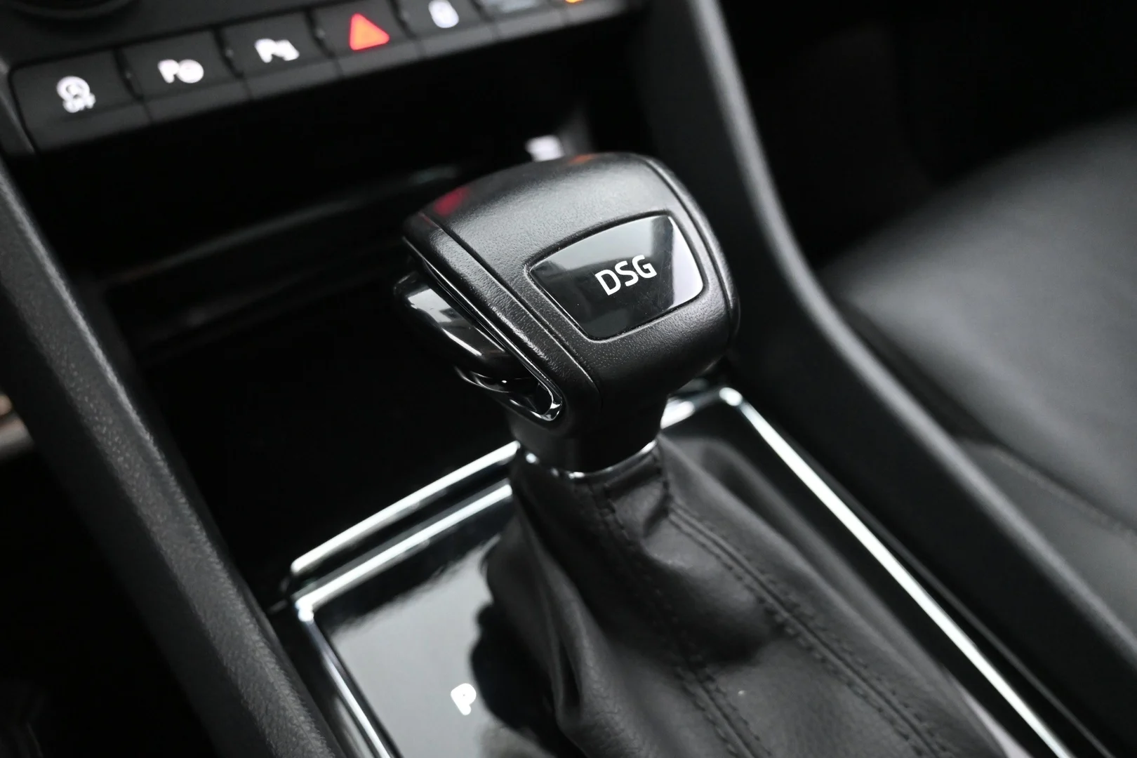 Car Image - 5N0mzvEZeU4yVTrayu20R8