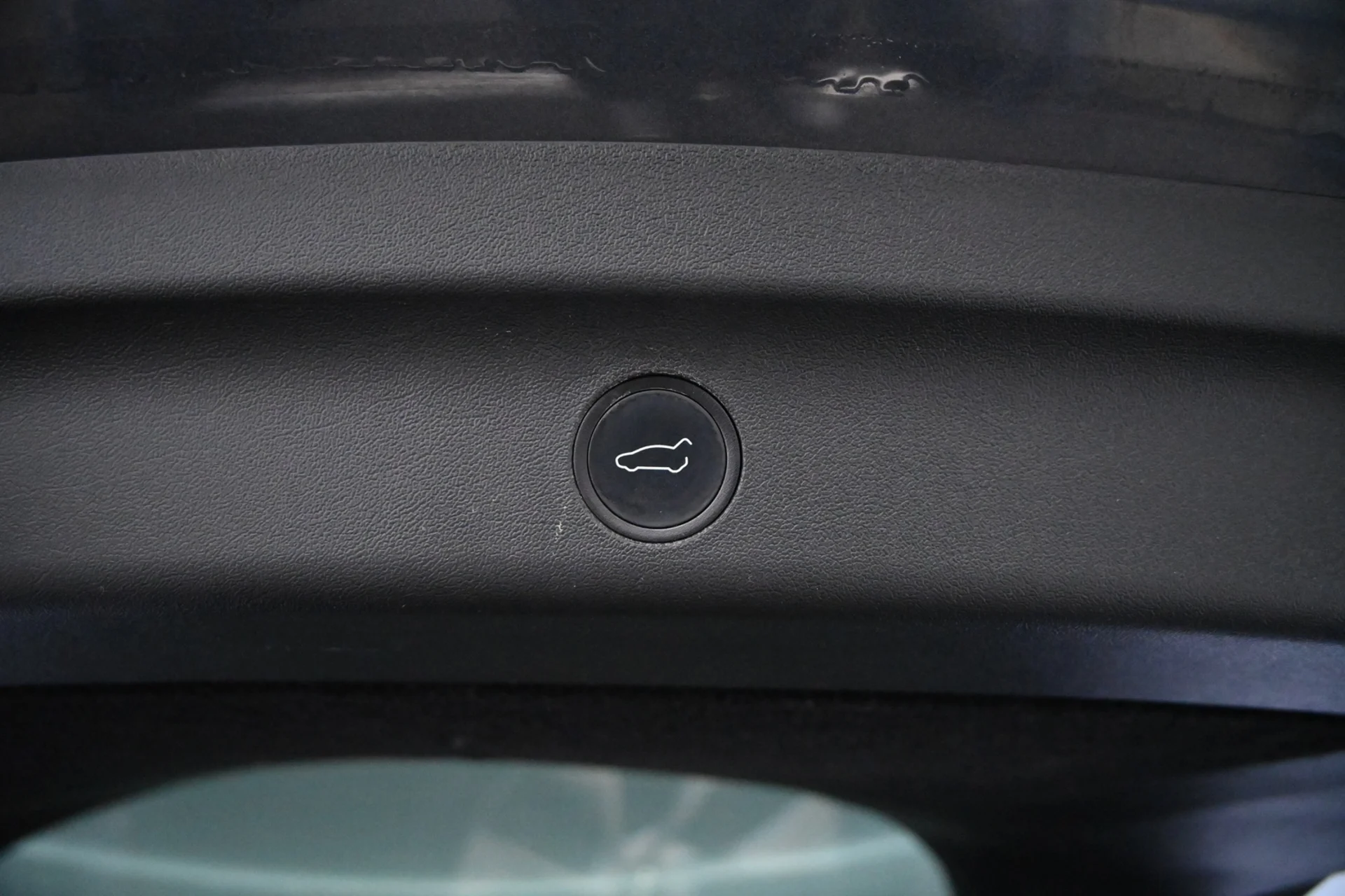 Car Image - 4WX7QM9YNSiOxqeMuRD9uU
