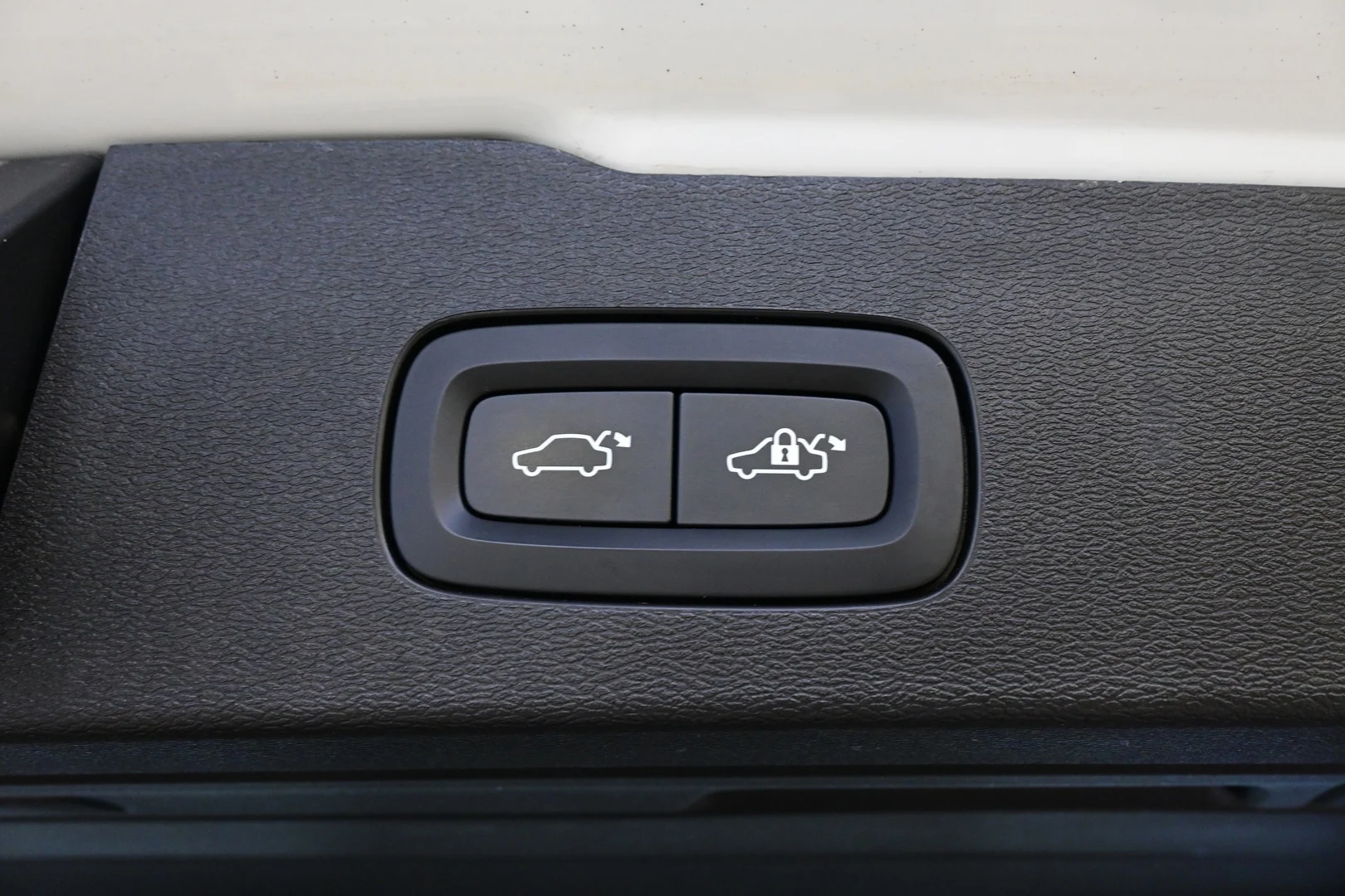 Car Image - 2Ud8olD4r3oo1hCGaEXaan