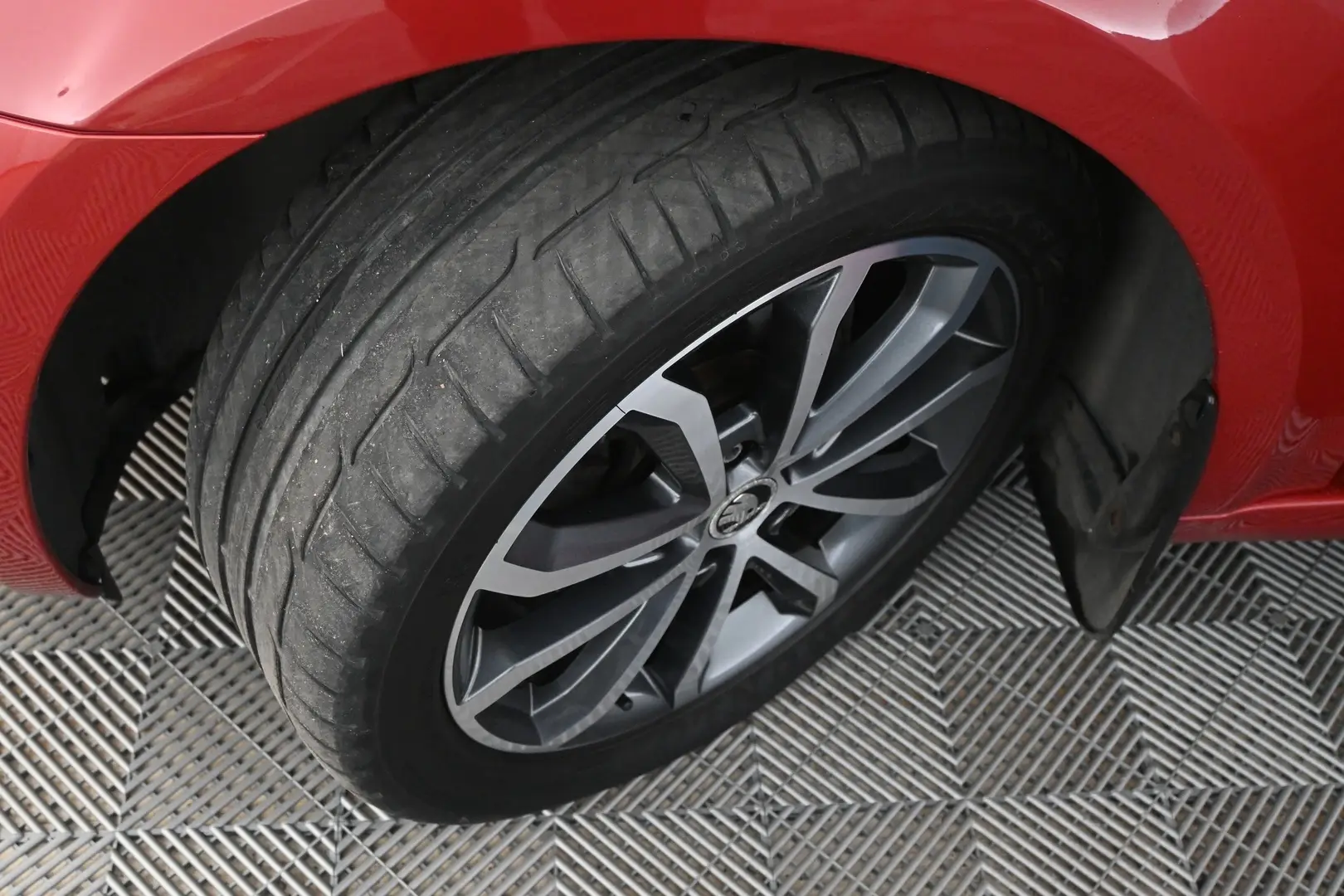 Car Image - 4But6q5vdHrxx0dqfQvisu